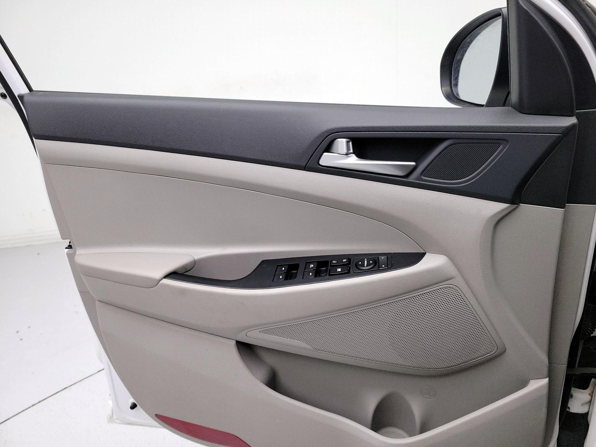 Thumbnail: 2019 Hyundai Tucson - 12