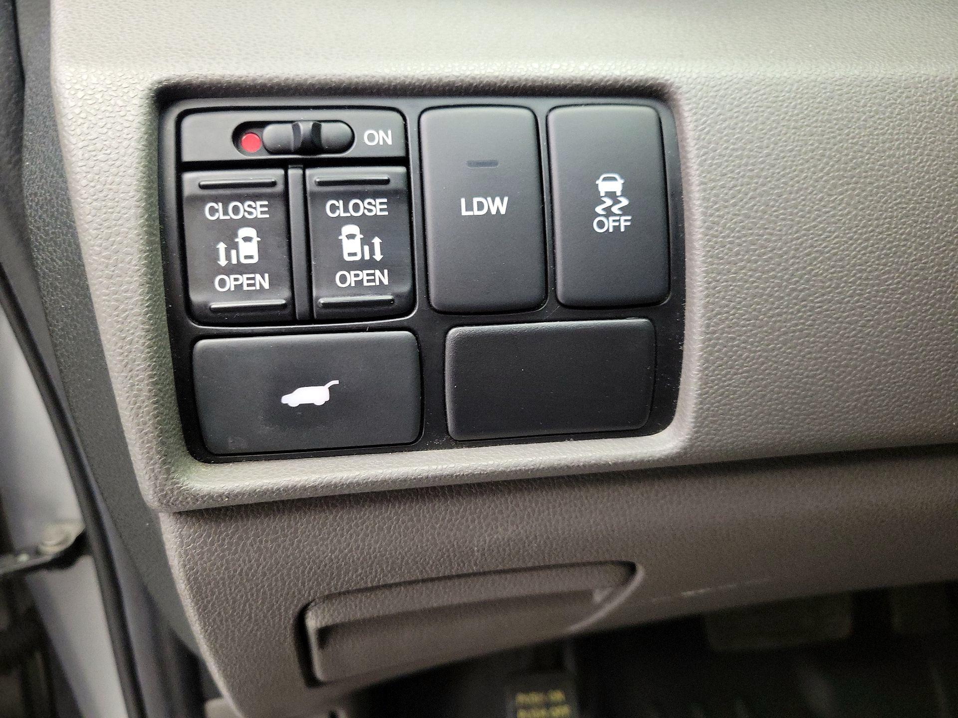 Thumbnail: 2014 Honda Odyssey - 13