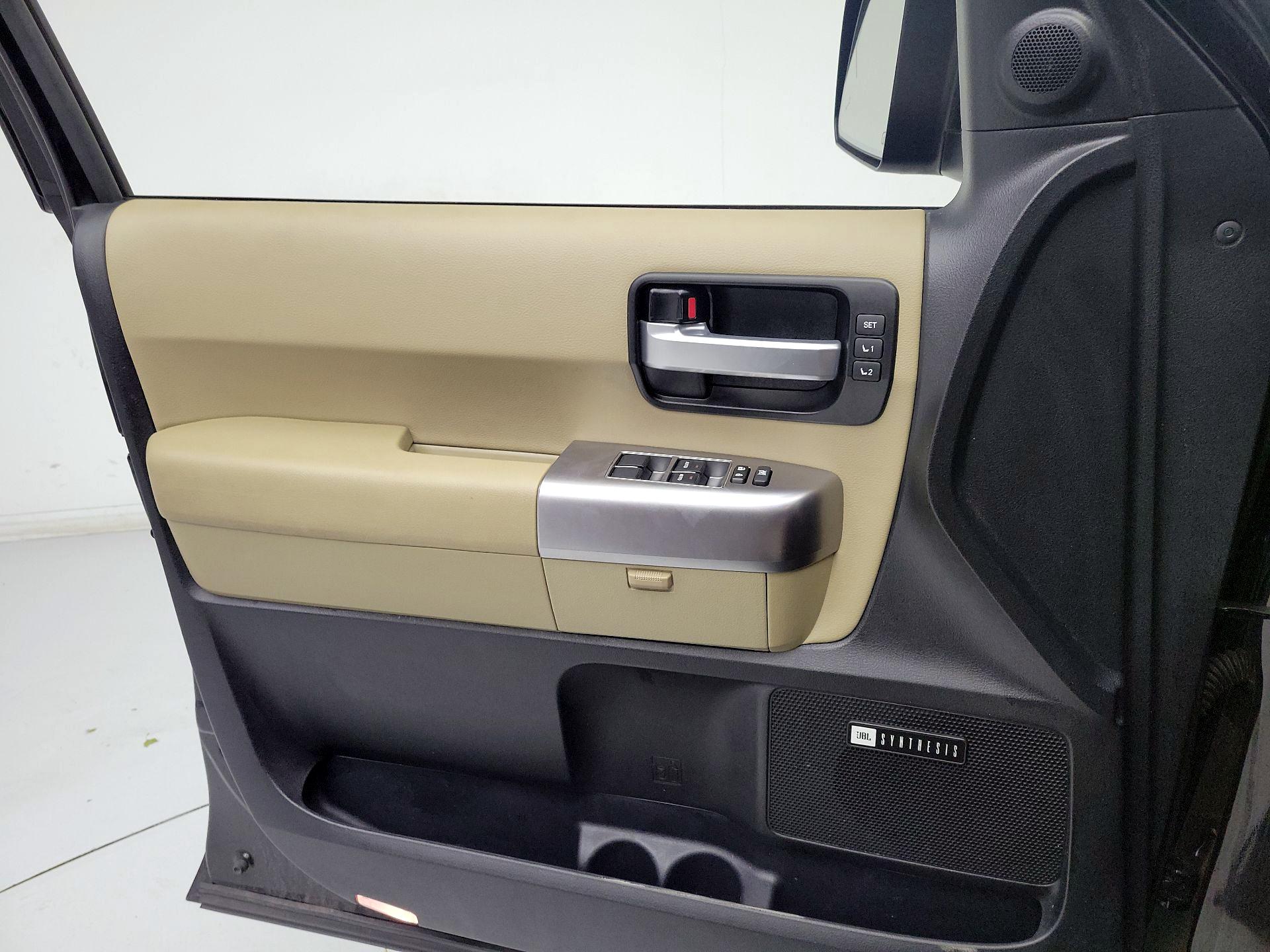 Thumbnail: 2020 Toyota Sequoia - 12