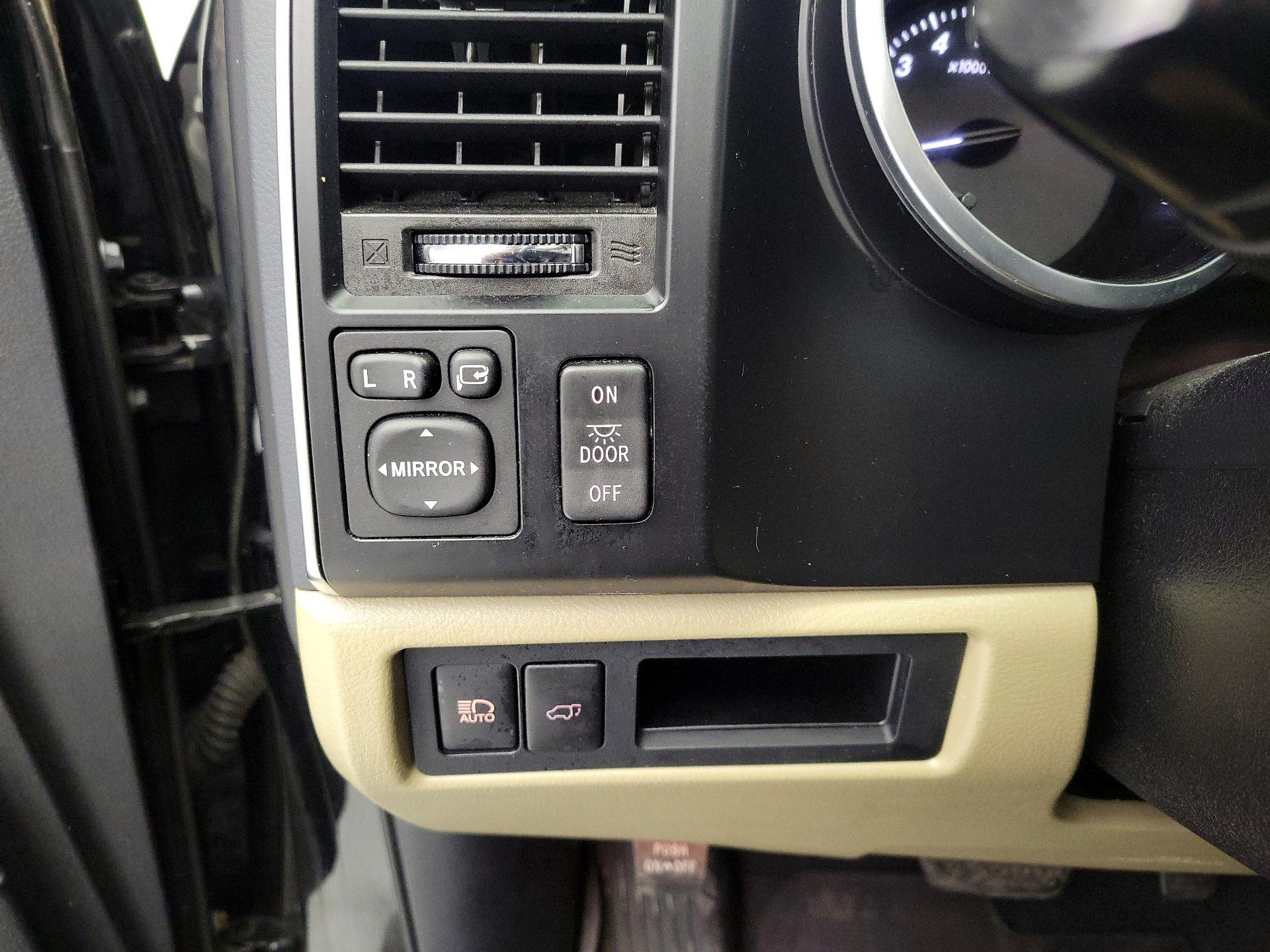 Thumbnail: 2020 Toyota Sequoia - 13