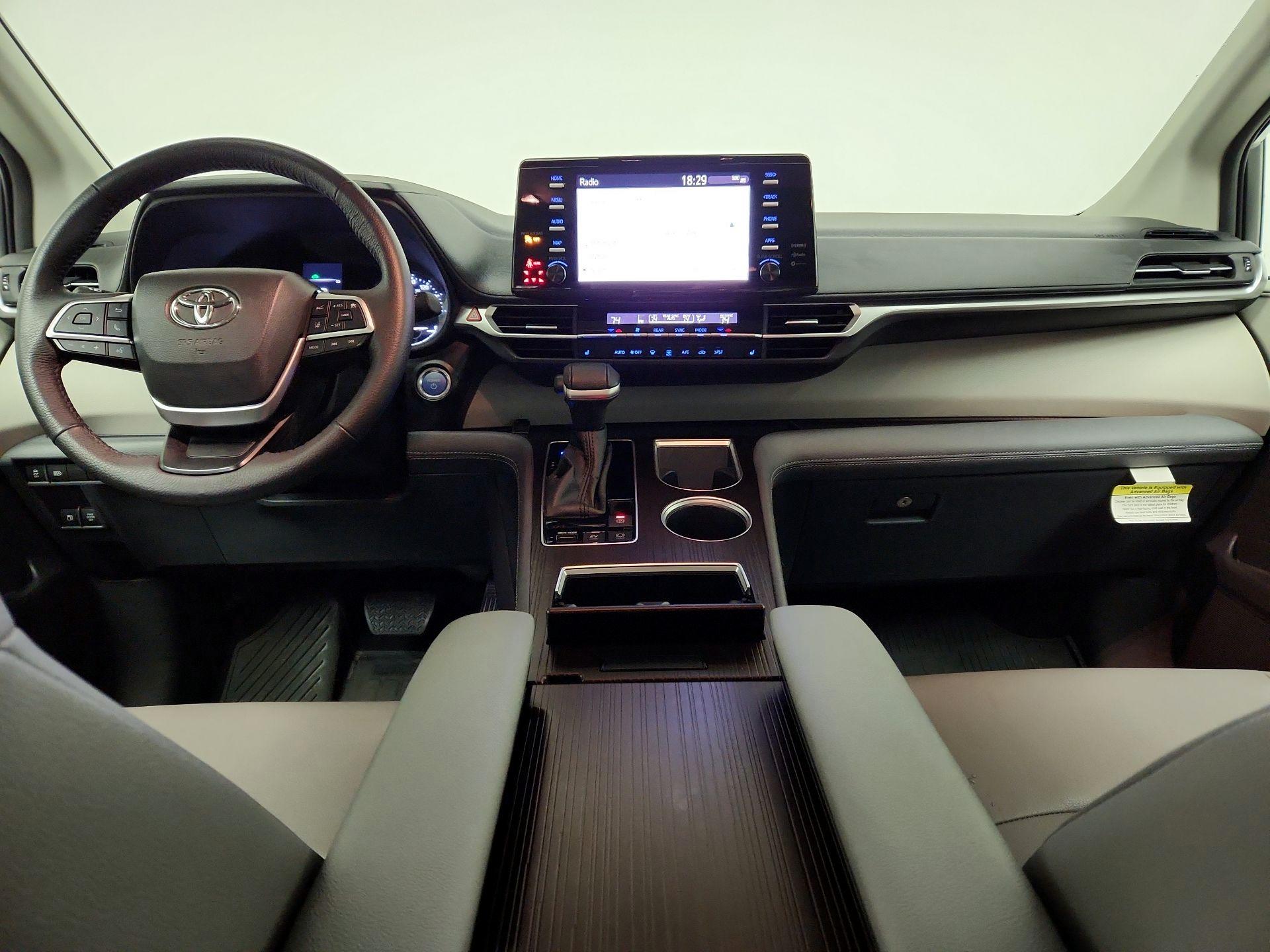 Thumbnail: 2023 Toyota Sienna - 9