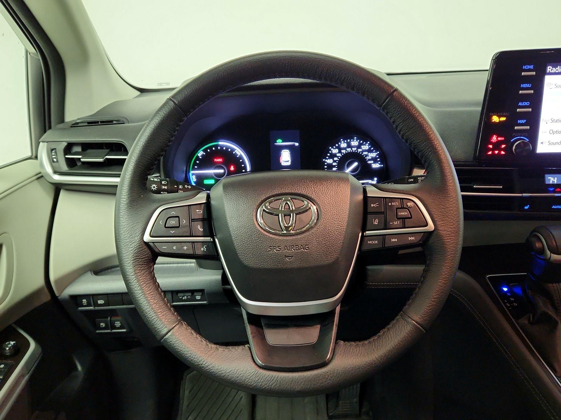 Thumbnail: 2023 Toyota Sienna - 10