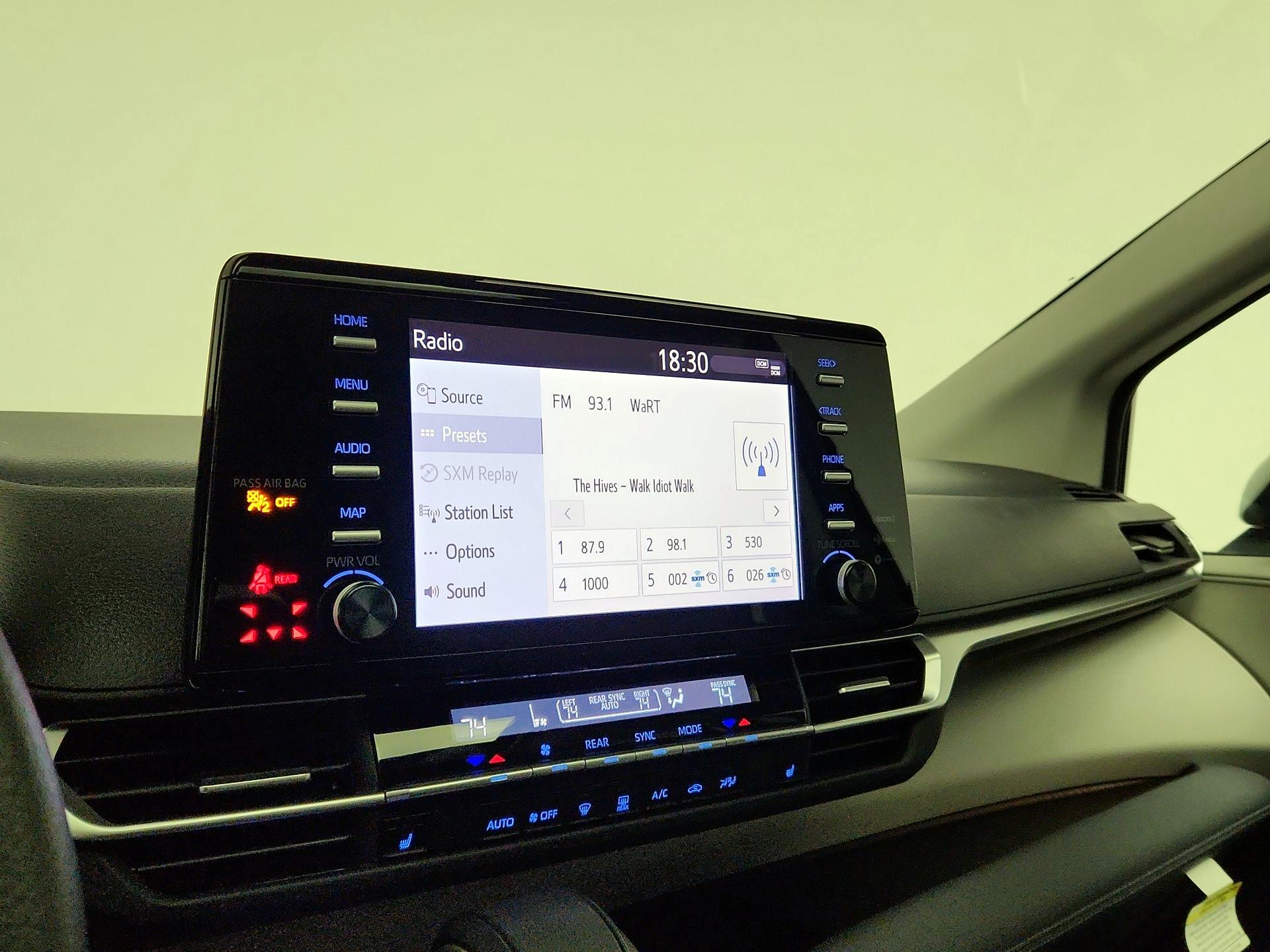 Thumbnail: 2023 Toyota Sienna - 15