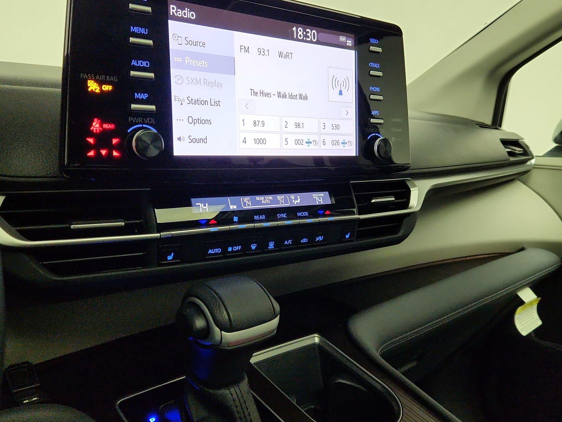 Thumbnail: 2023 Toyota Sienna - 16