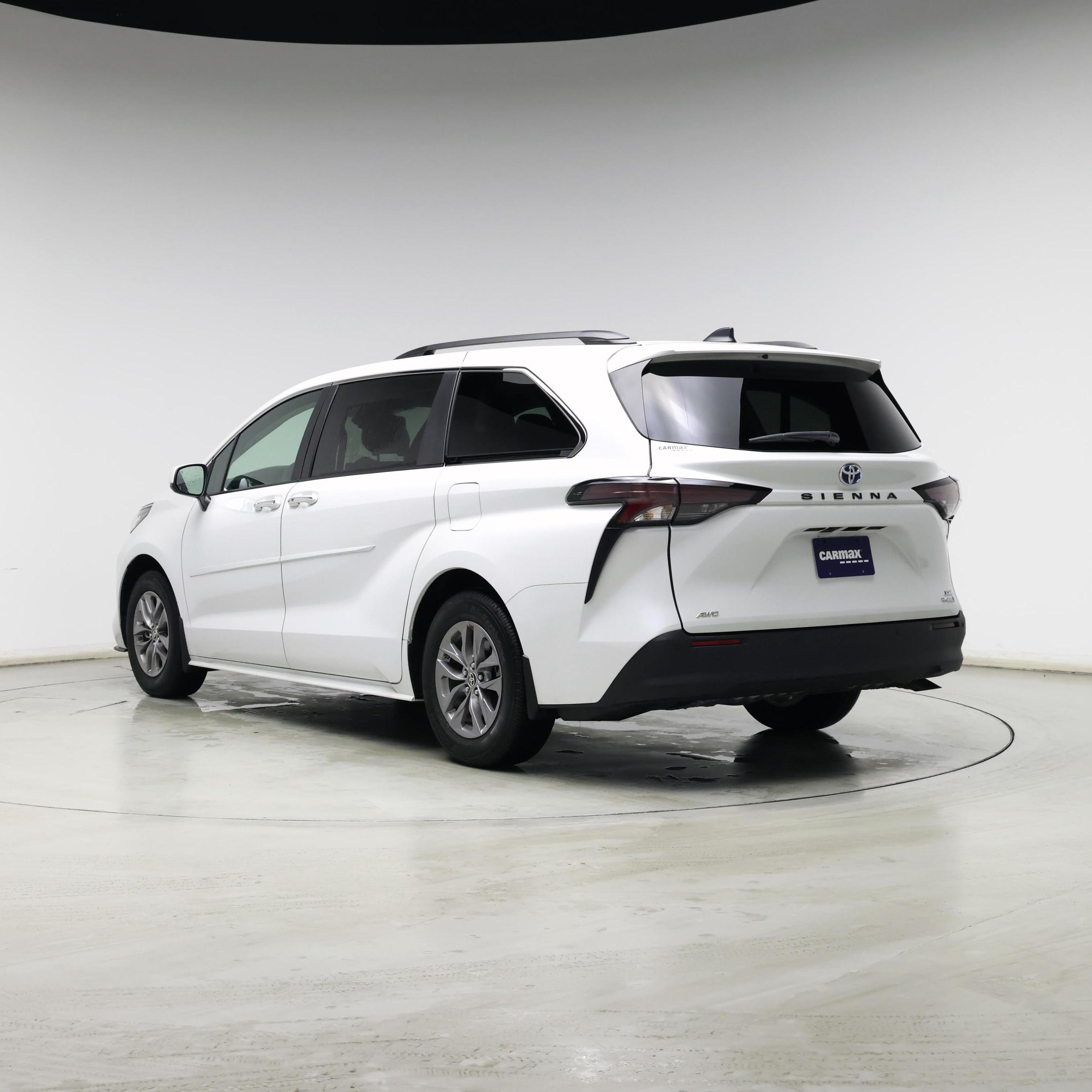 Thumbnail: 2023 Toyota Sienna - 2