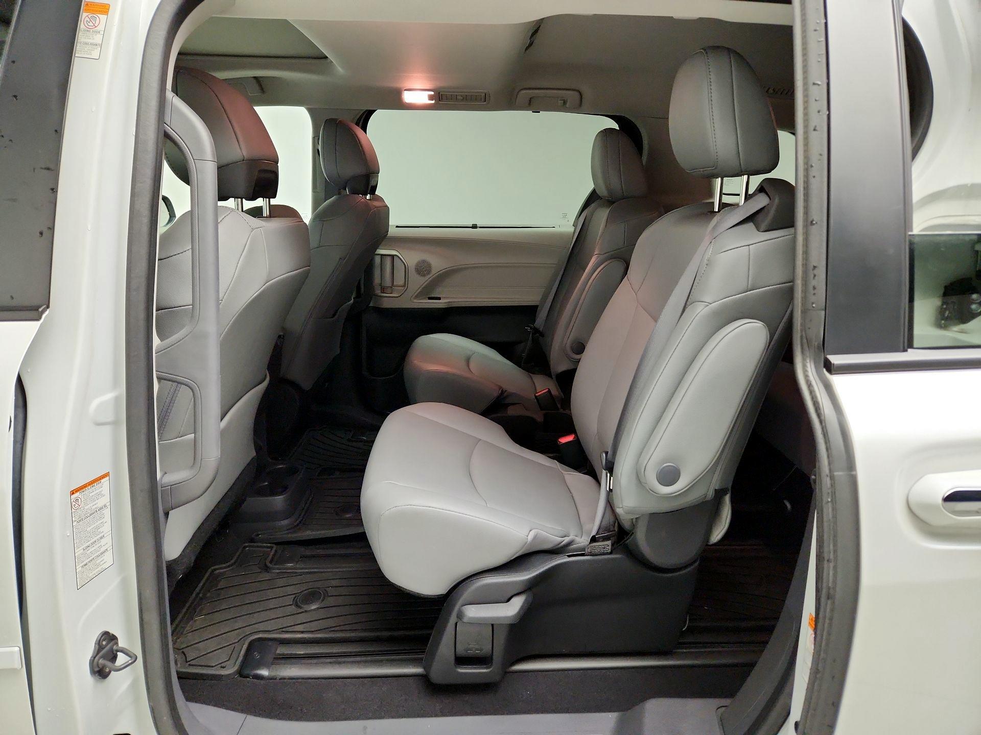 Thumbnail: 2023 Toyota Sienna - 20