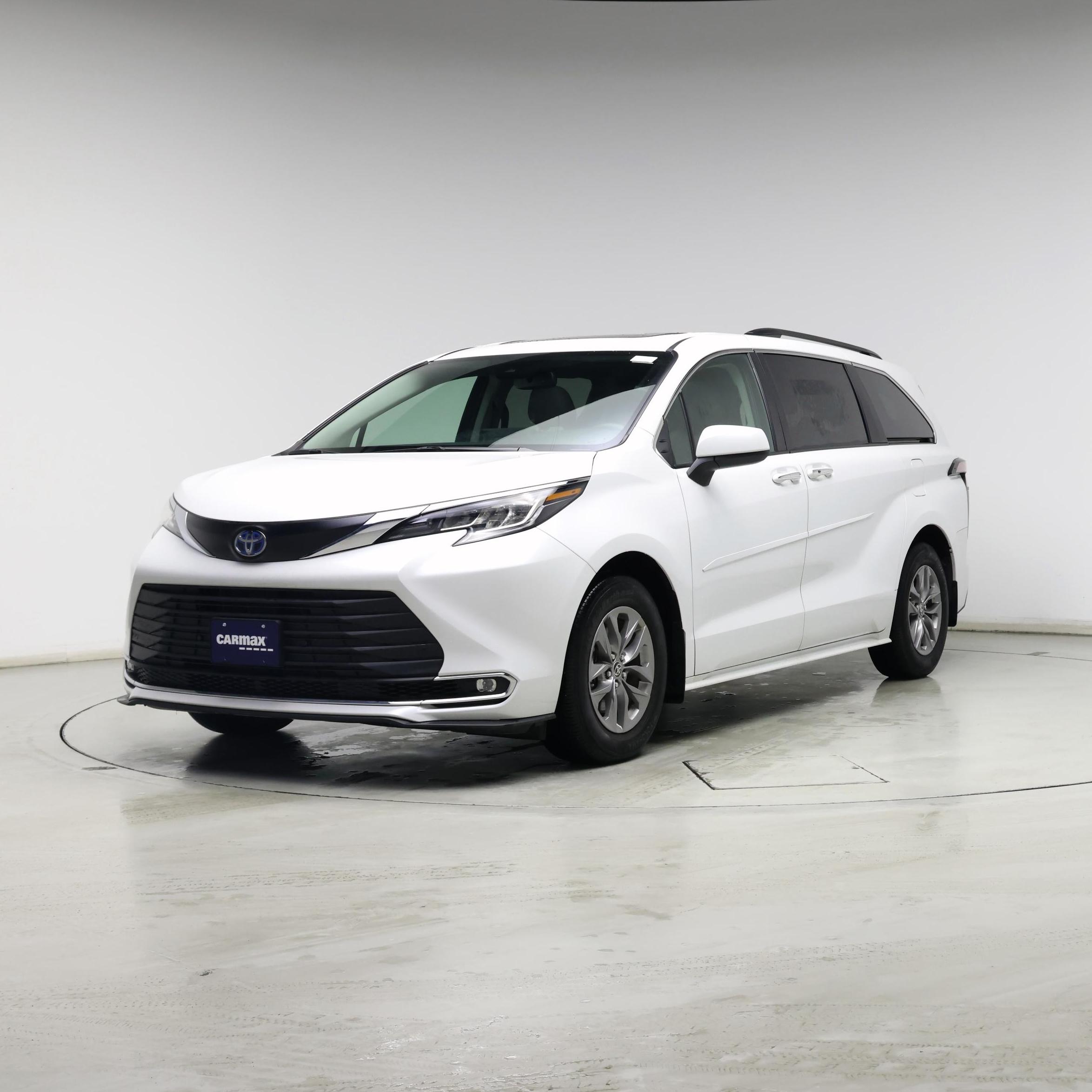 Thumbnail: 2023 Toyota Sienna - 4