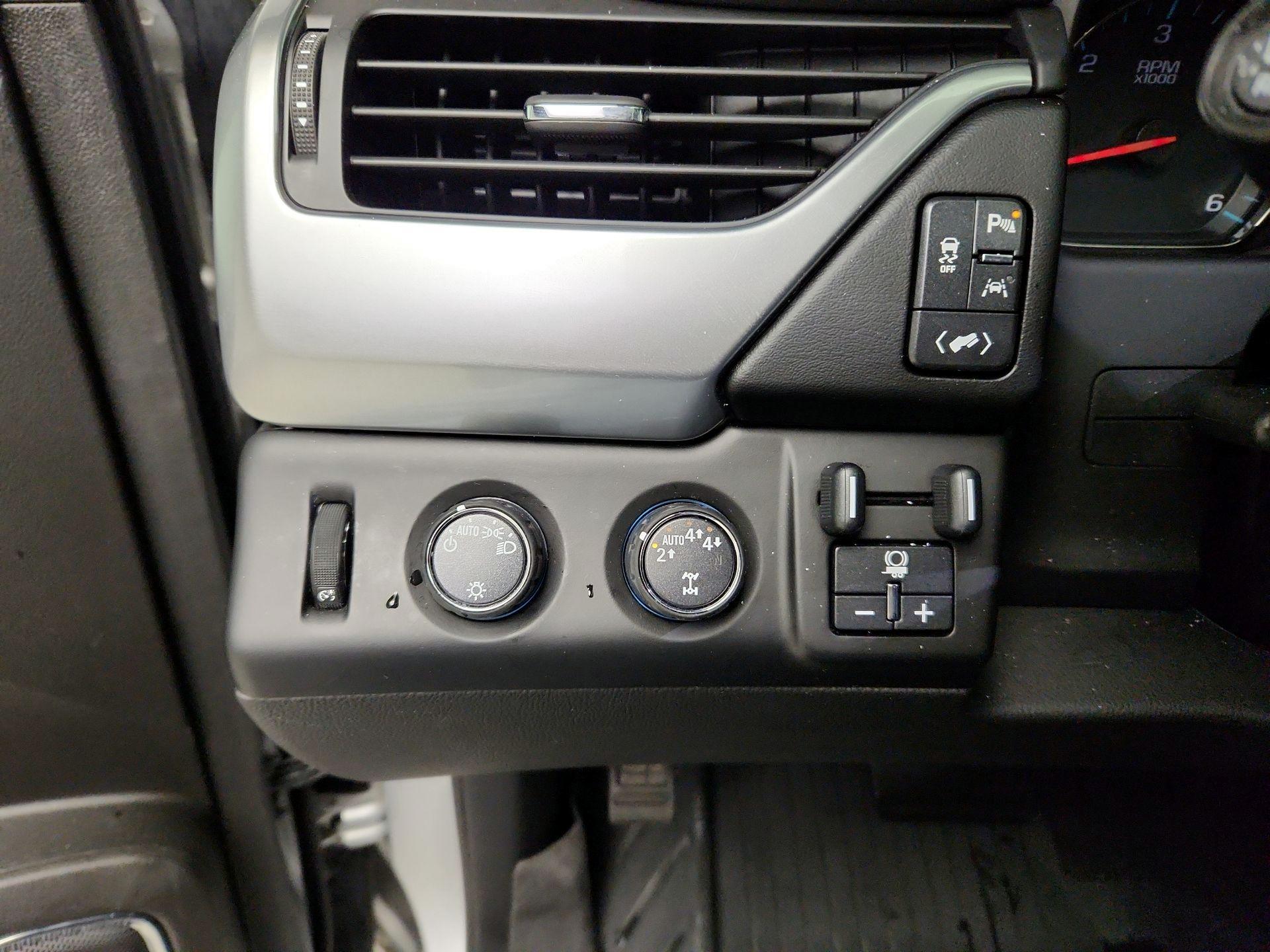 Thumbnail: 2020 Chevrolet Tahoe - 13