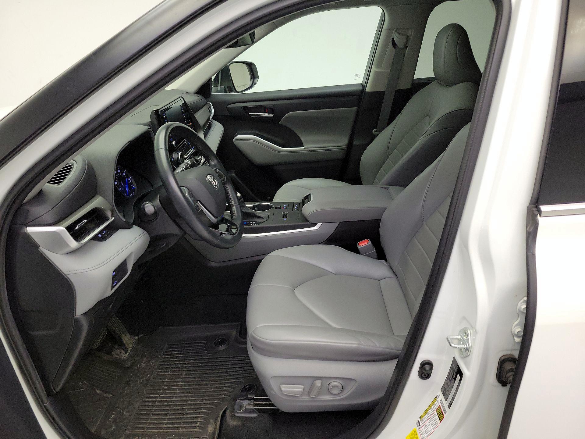 Thumbnail: 2021 Toyota Highlander - 11