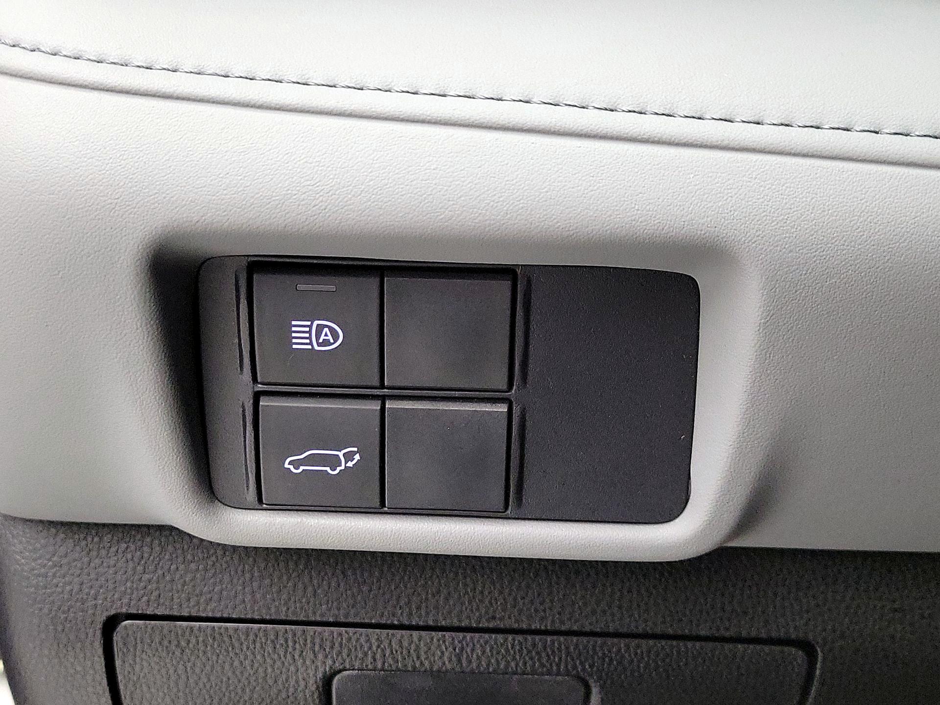 Thumbnail: 2021 Toyota Highlander - 13