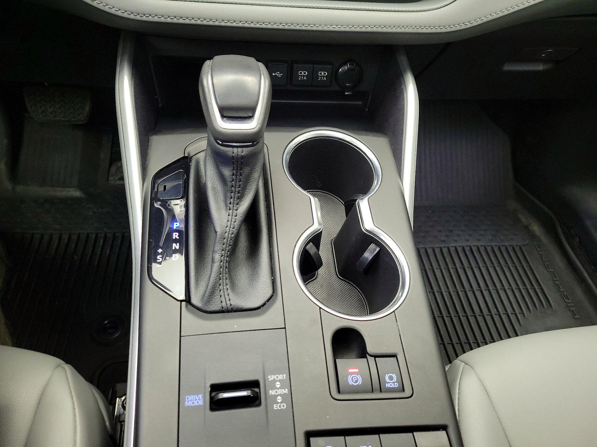 Thumbnail: 2021 Toyota Highlander - 17