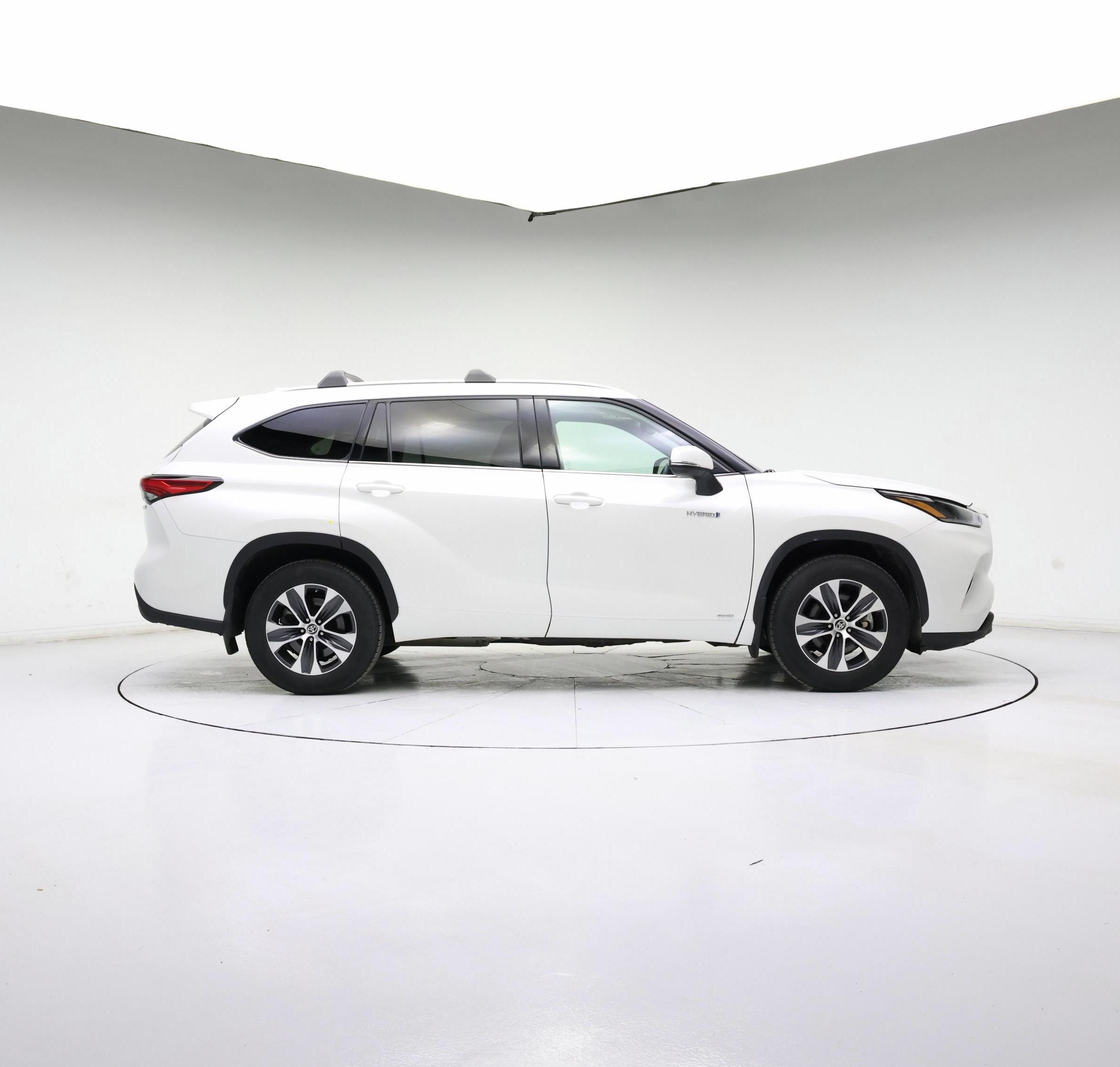 Thumbnail: 2021 Toyota Highlander - 7