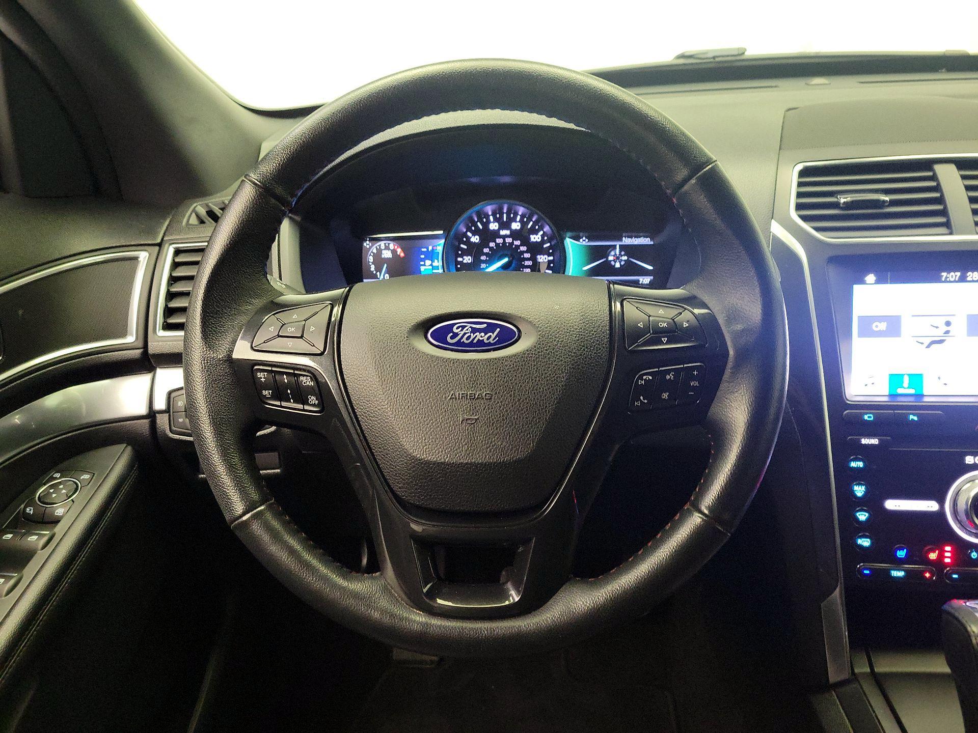 Thumbnail: 2019 Ford Explorer - 10