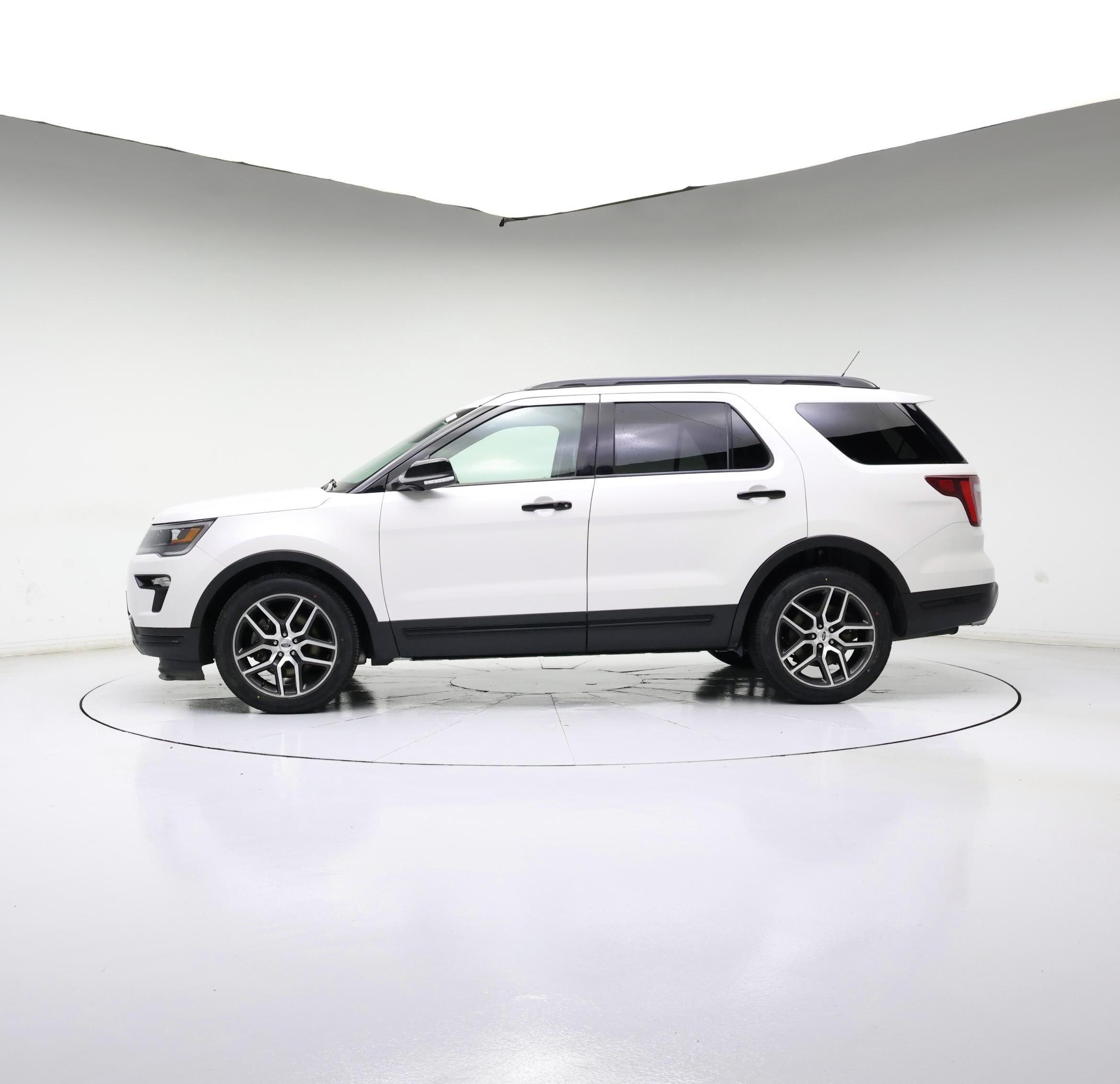 Thumbnail: 2019 Ford Explorer - 3