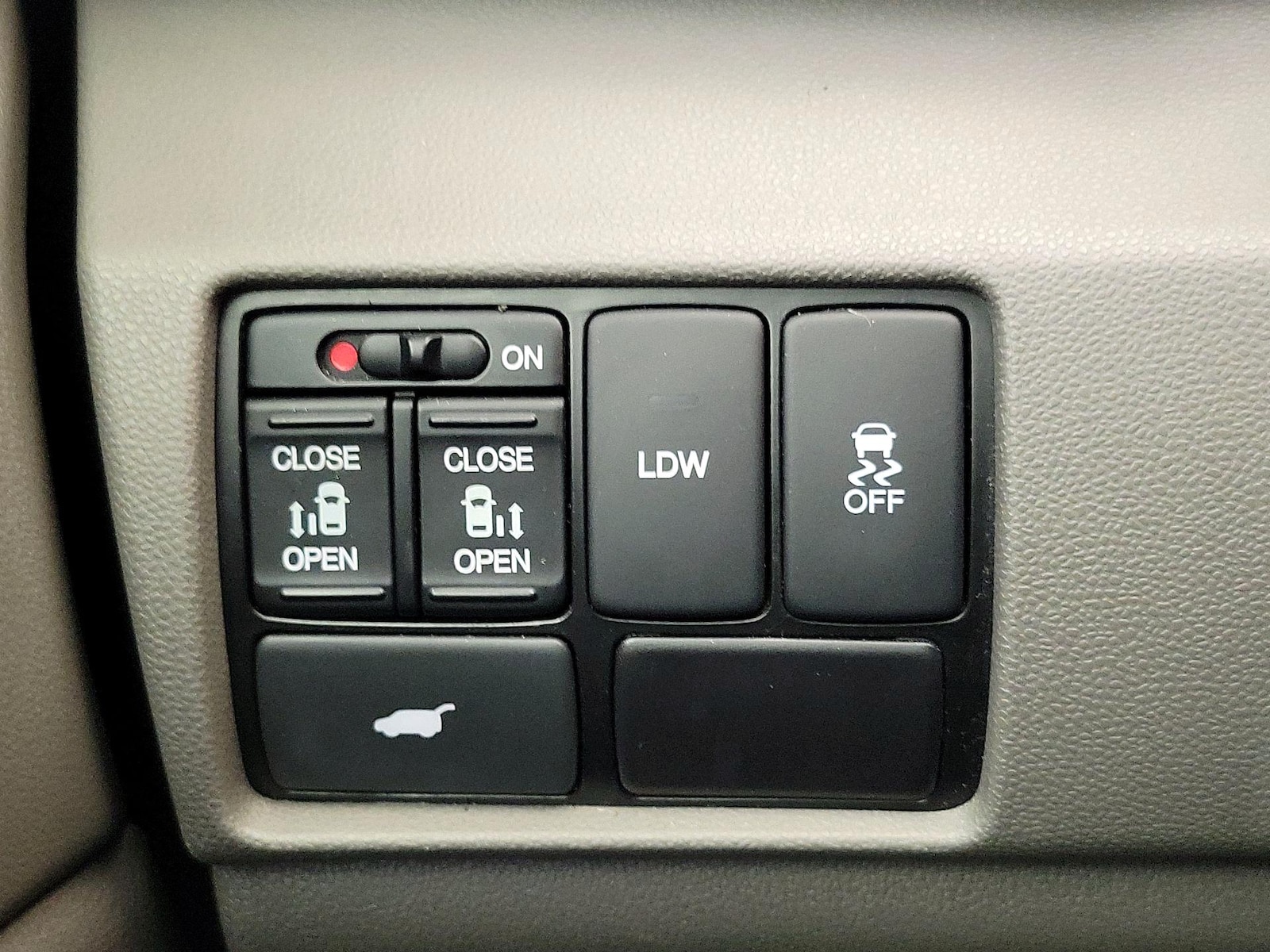 2016 Honda Odyssey EX-L - Photo 14