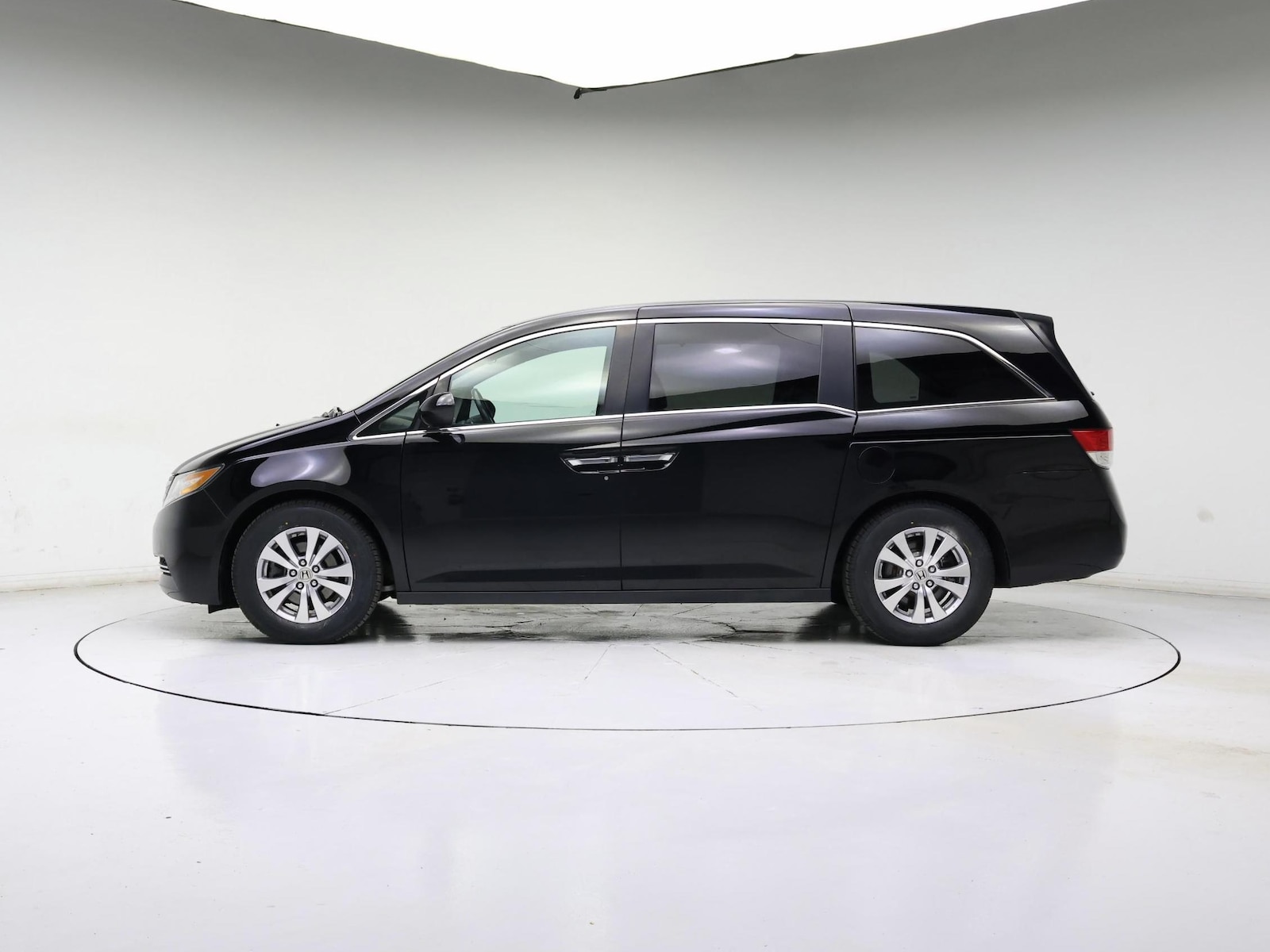 2016 Honda Odyssey EX-L - Photo 4
