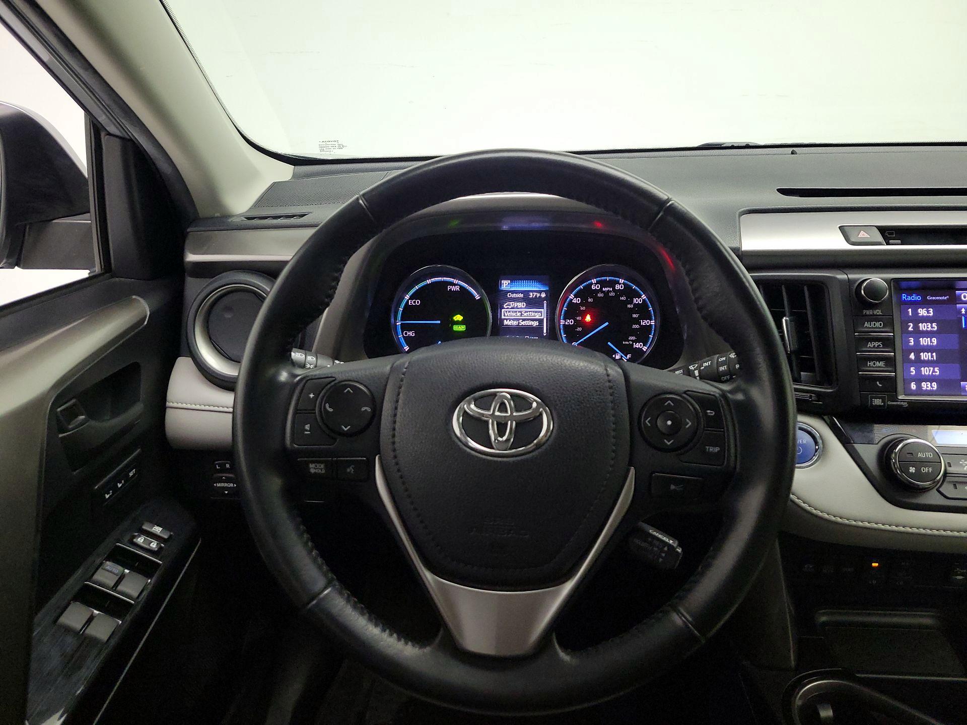 Thumbnail: 2018 Toyota RAV4 - 10