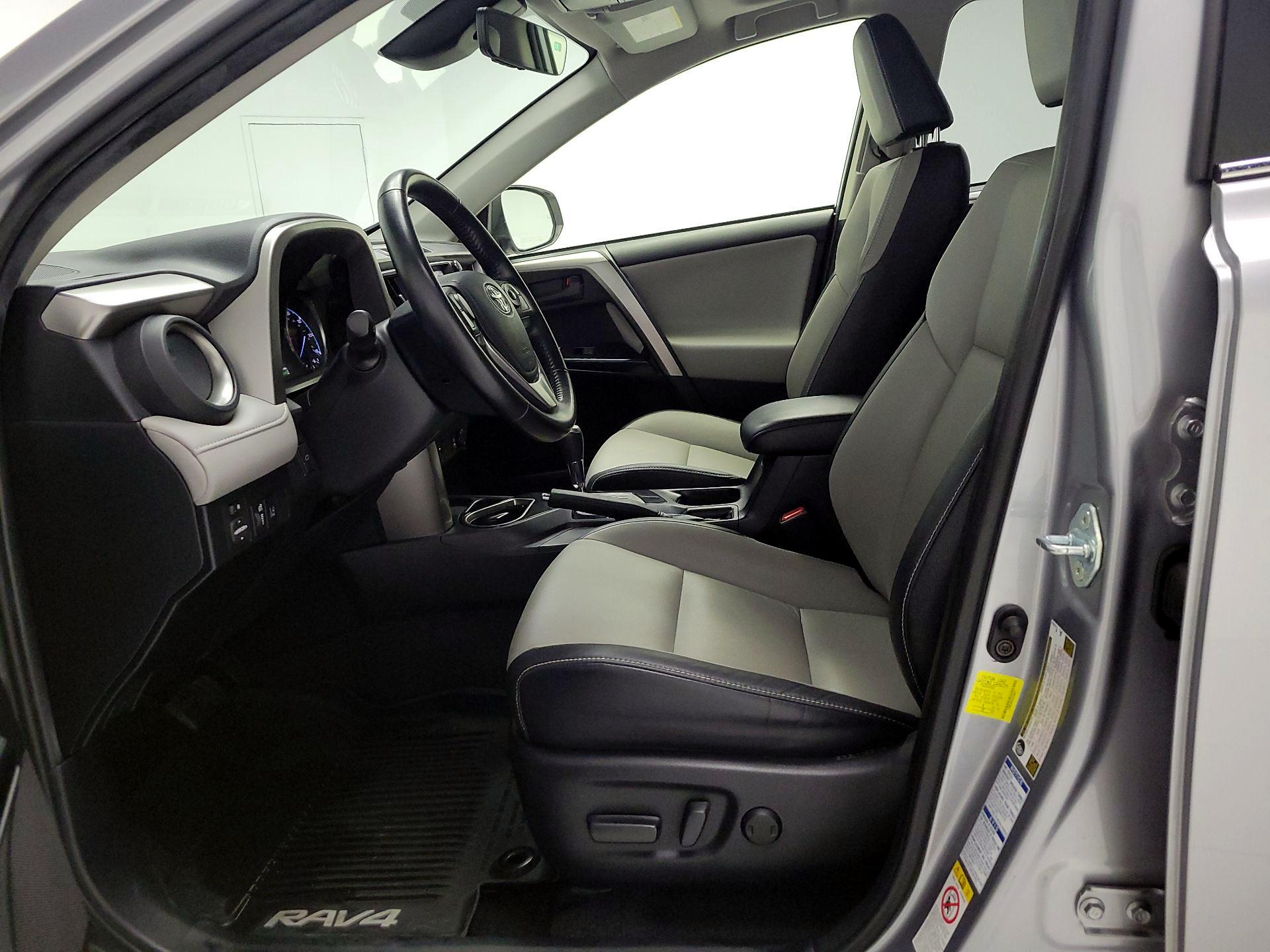 Thumbnail: 2018 Toyota RAV4 - 11