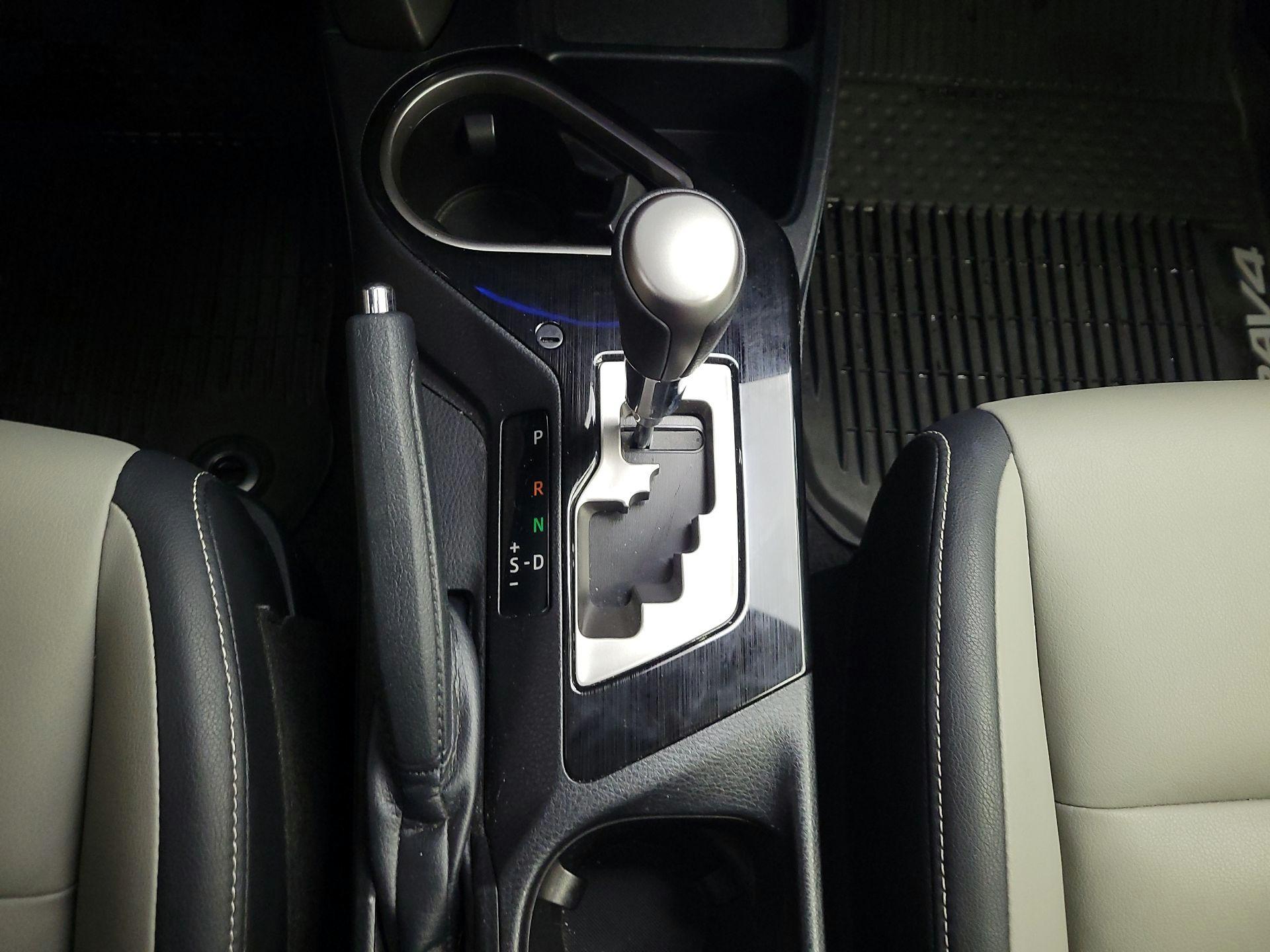 Thumbnail: 2018 Toyota RAV4 - 17