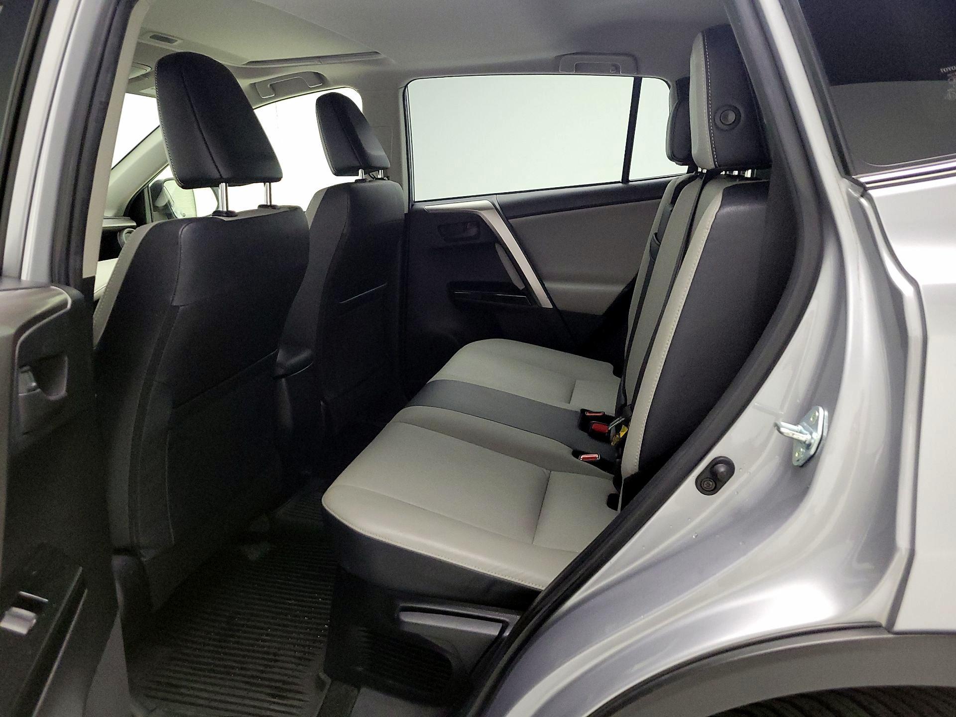 Thumbnail: 2018 Toyota RAV4 - 18