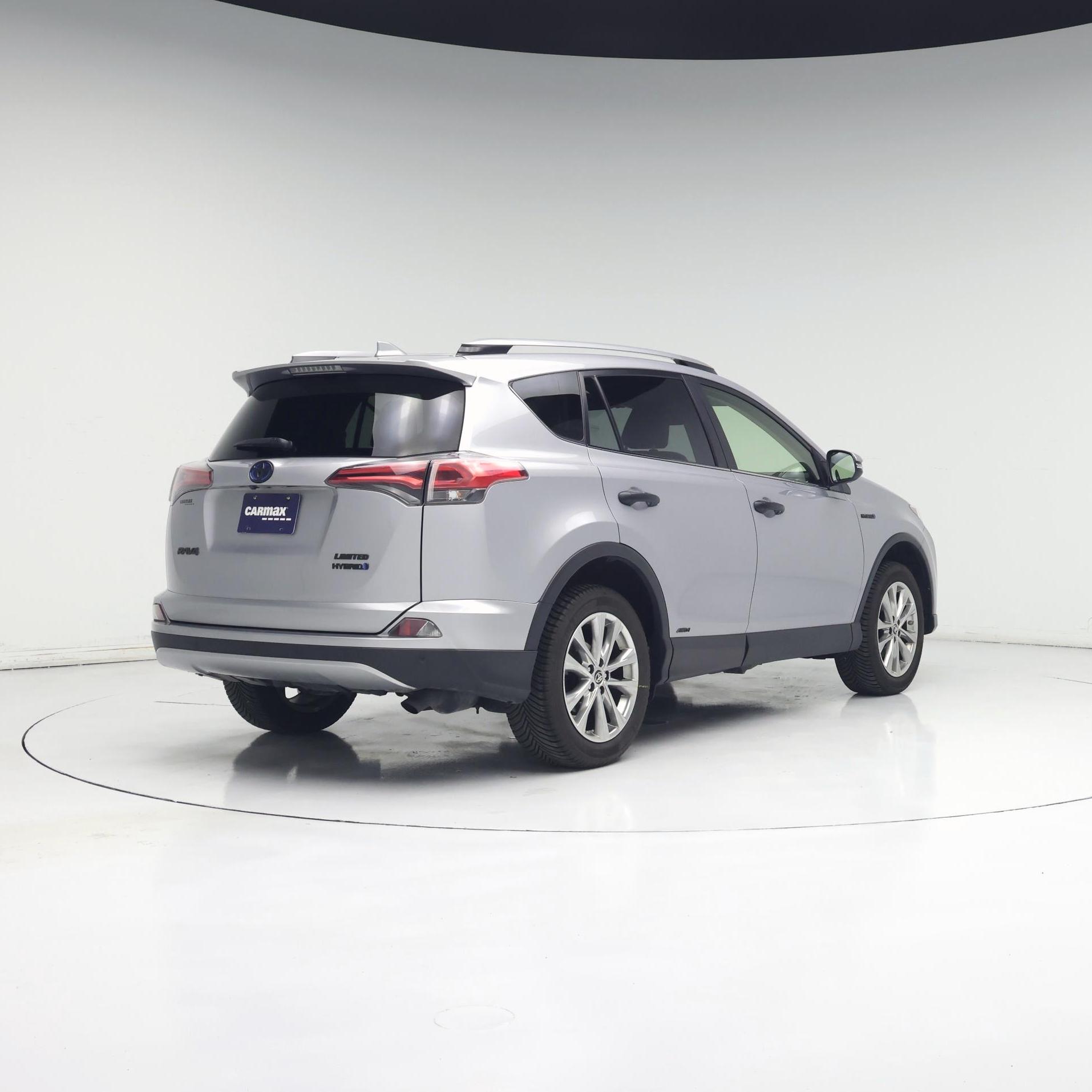 Thumbnail: 2018 Toyota RAV4 - 8