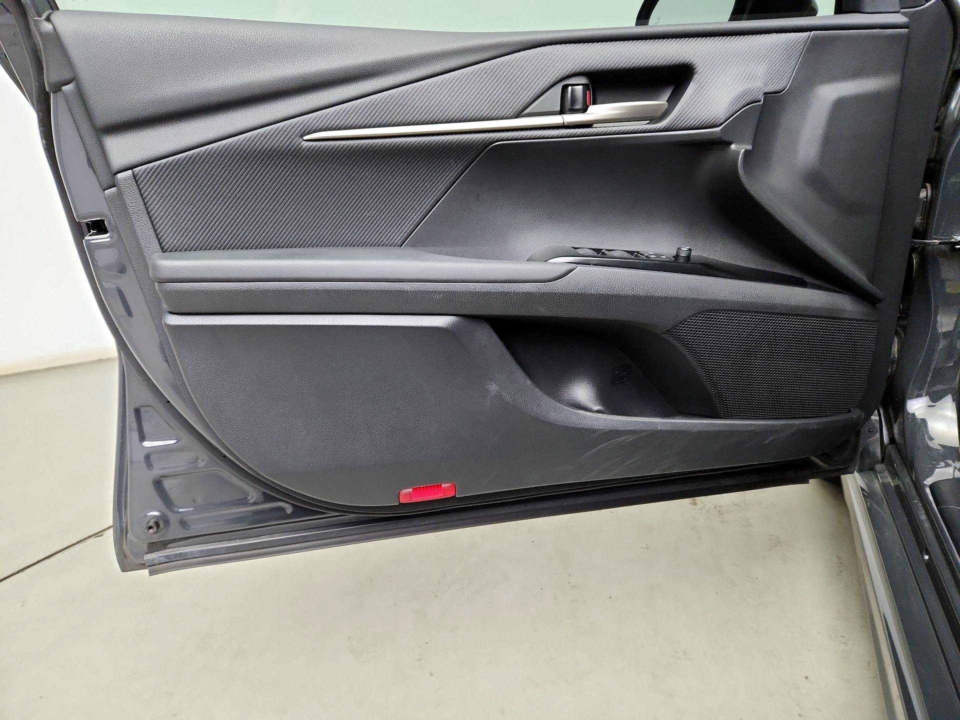 Thumbnail: 2025 Toyota Camry - 12