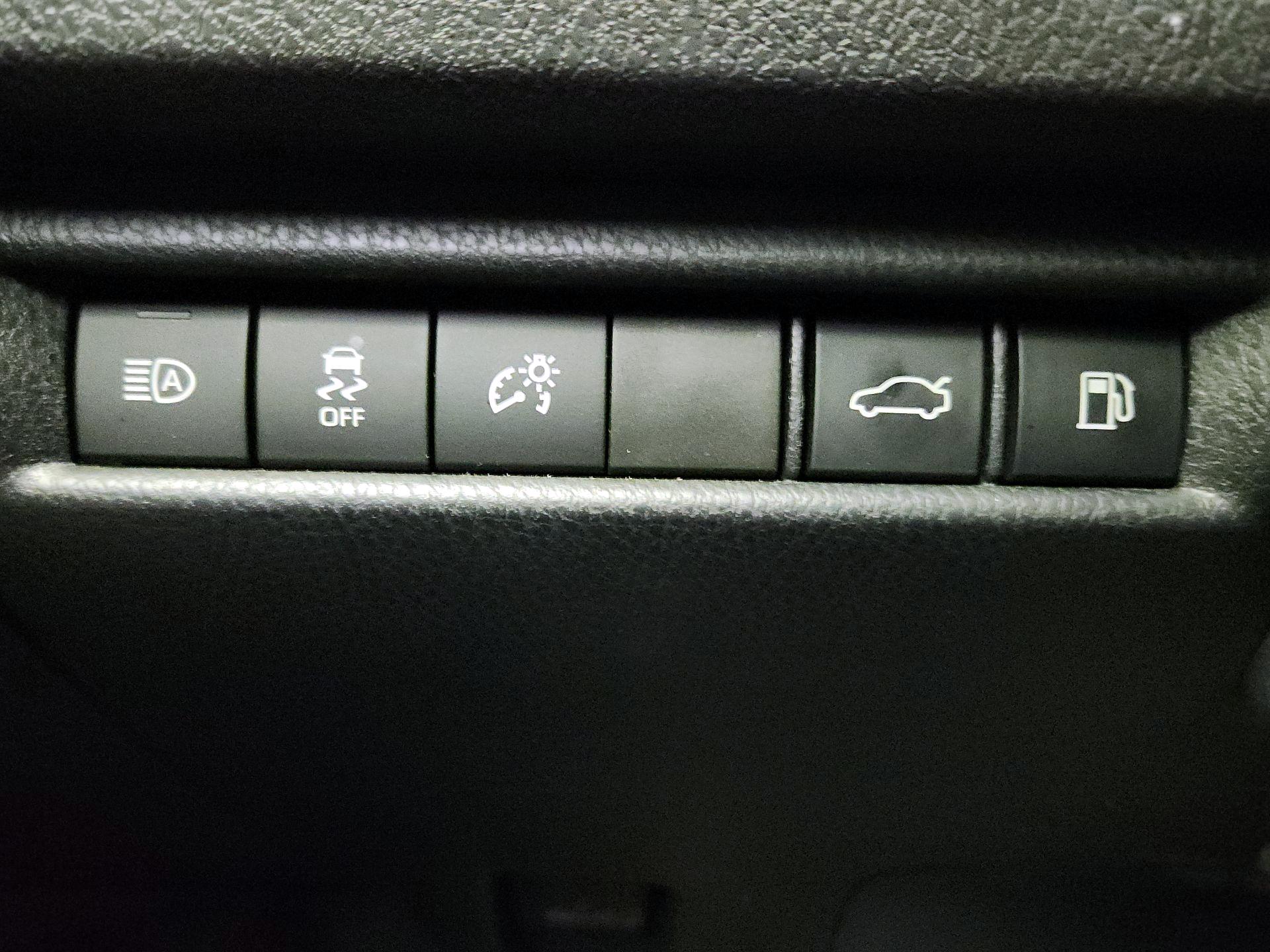 Thumbnail: 2025 Toyota Camry - 13