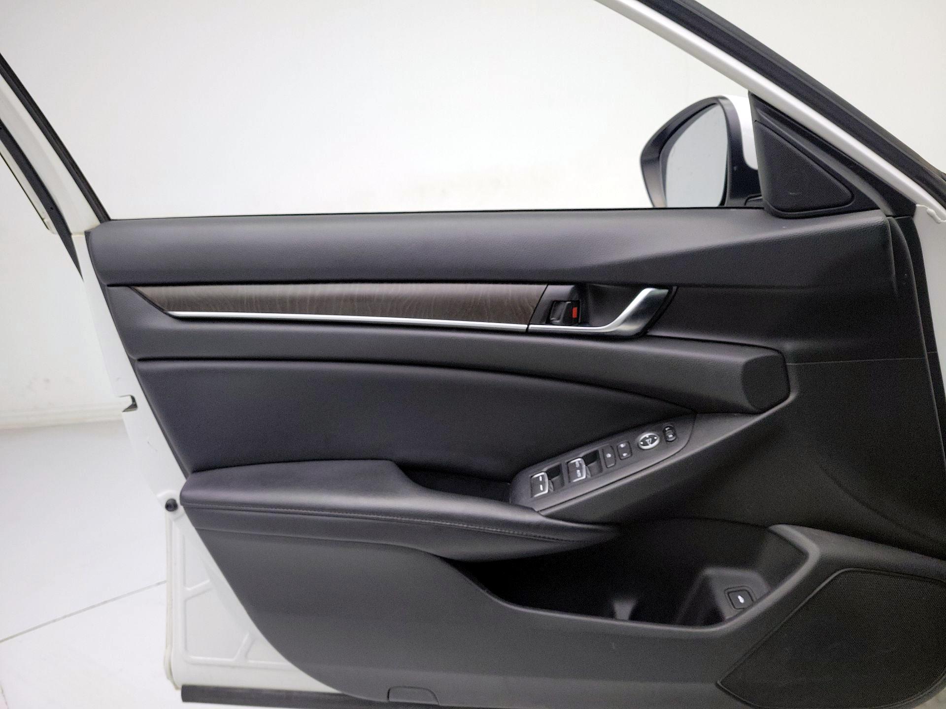 Thumbnail: 2018 Honda Accord - 12