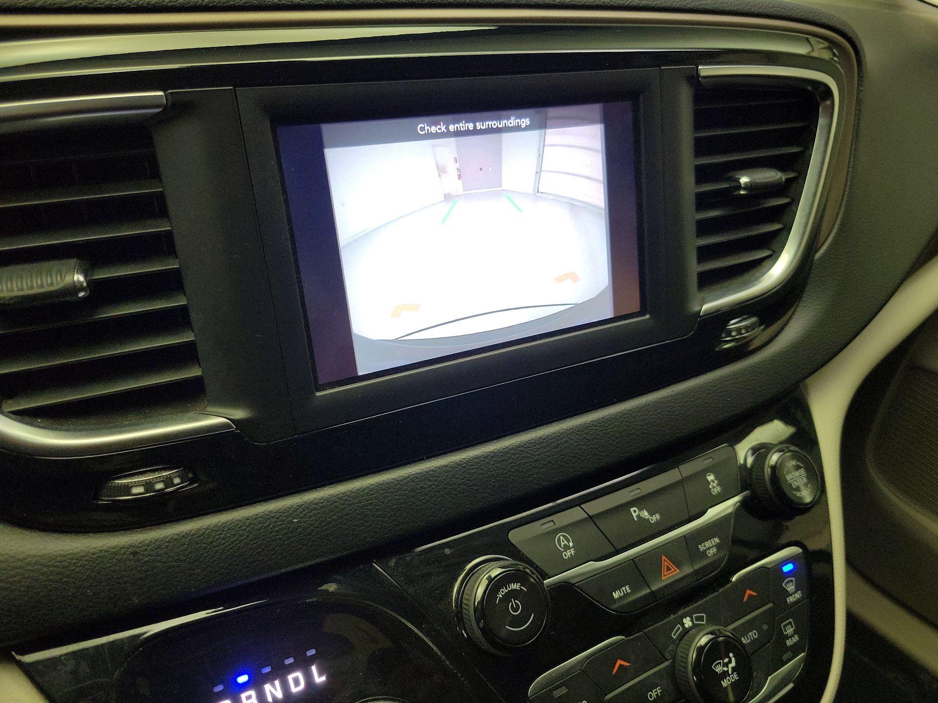 Thumbnail: 2018 Chrysler Pacifica - 14