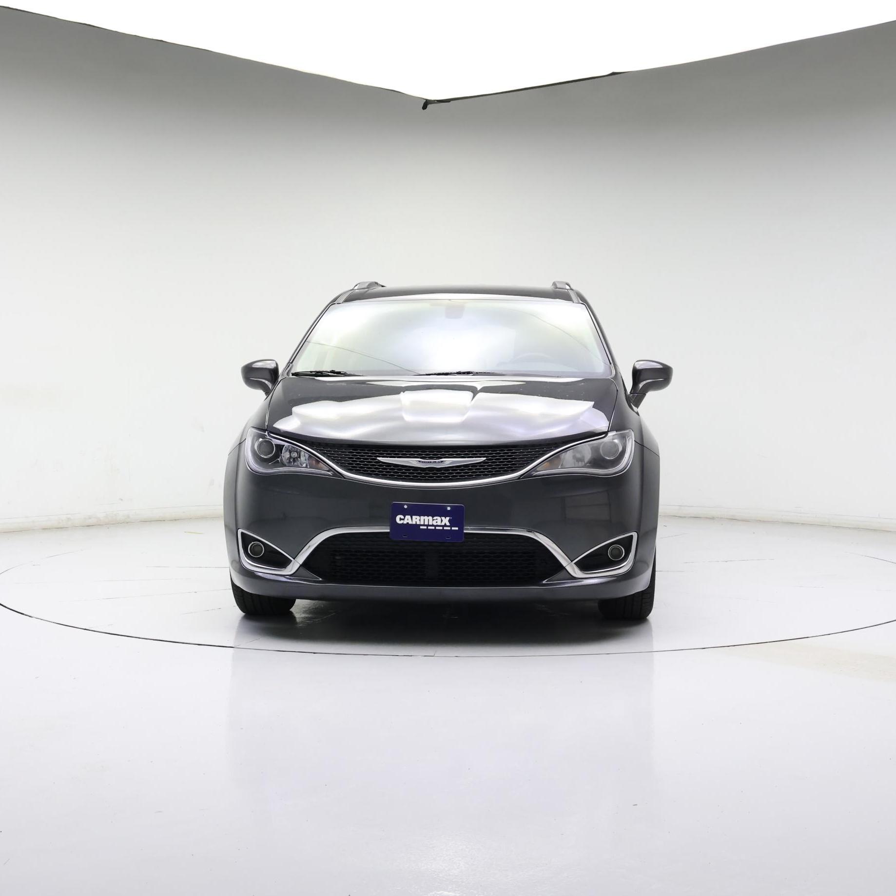 Thumbnail: 2018 Chrysler Pacifica - 5