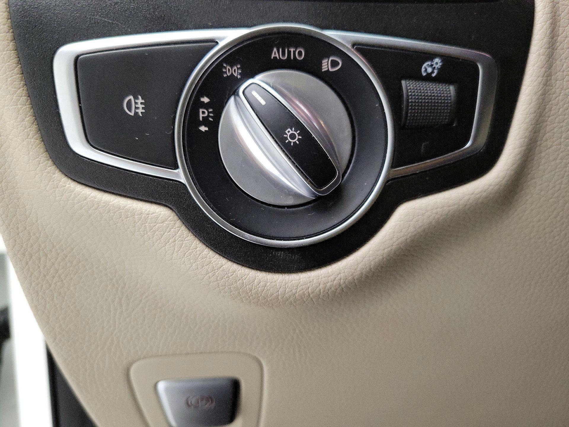 Thumbnail: 2021 Mercedes-Benz GLC - 13