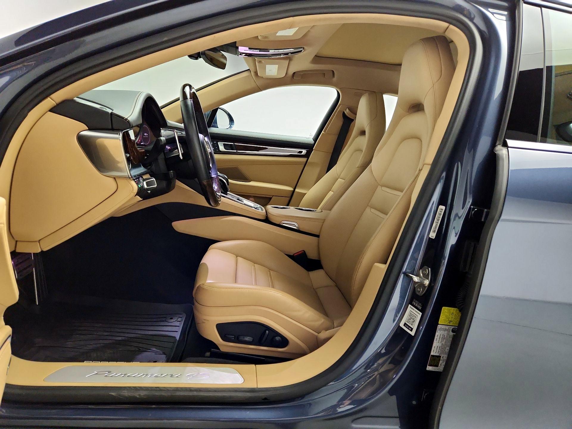 Thumbnail: 2022 Porsche Panamera - 11