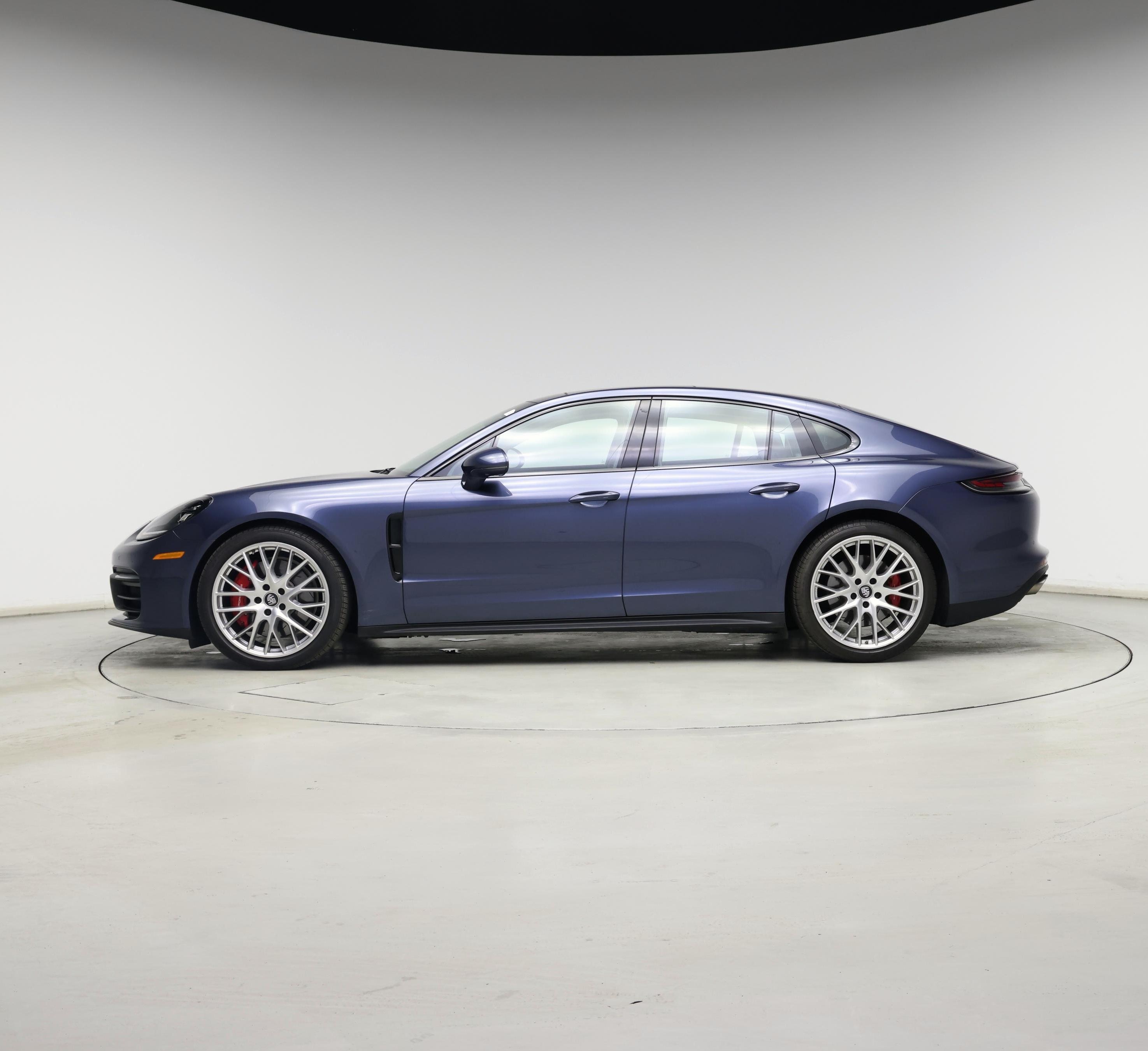 Thumbnail: 2022 Porsche Panamera - 3