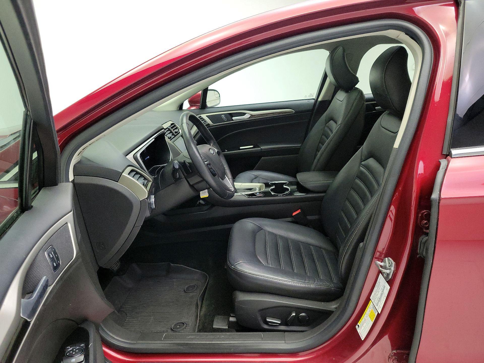 Thumbnail: 2016 Ford Fusion - 11