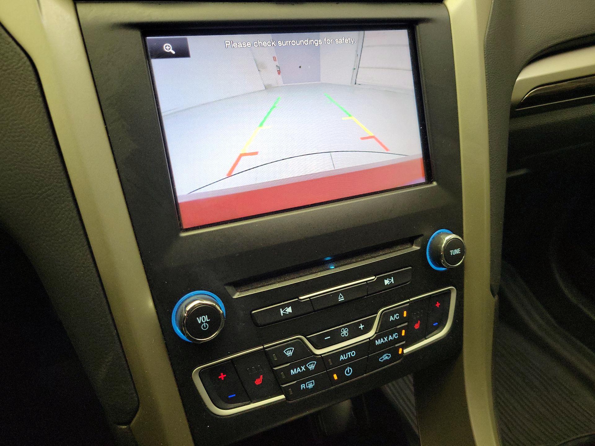 Thumbnail: 2016 Ford Fusion - 15