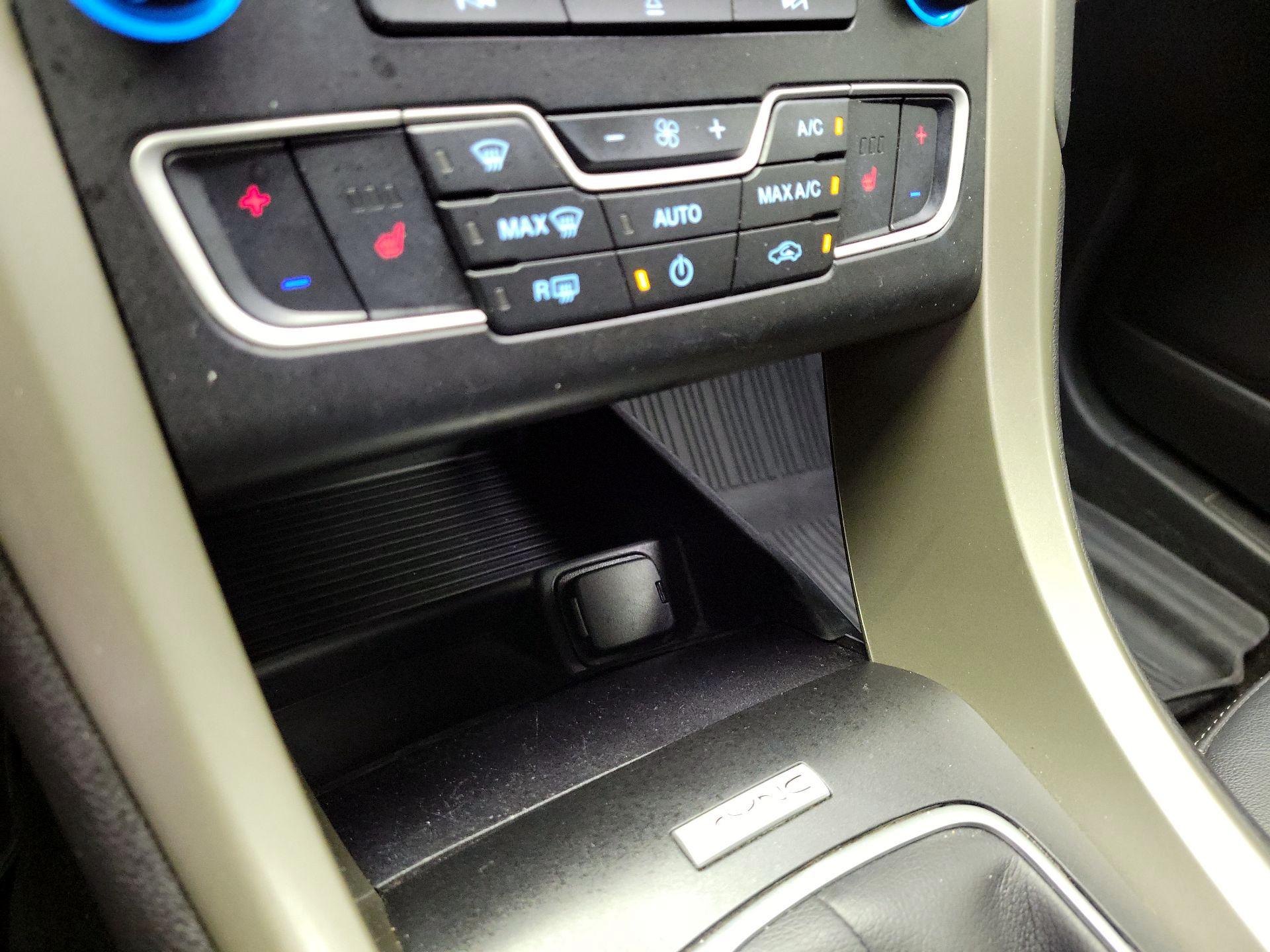 Thumbnail: 2016 Ford Fusion - 17