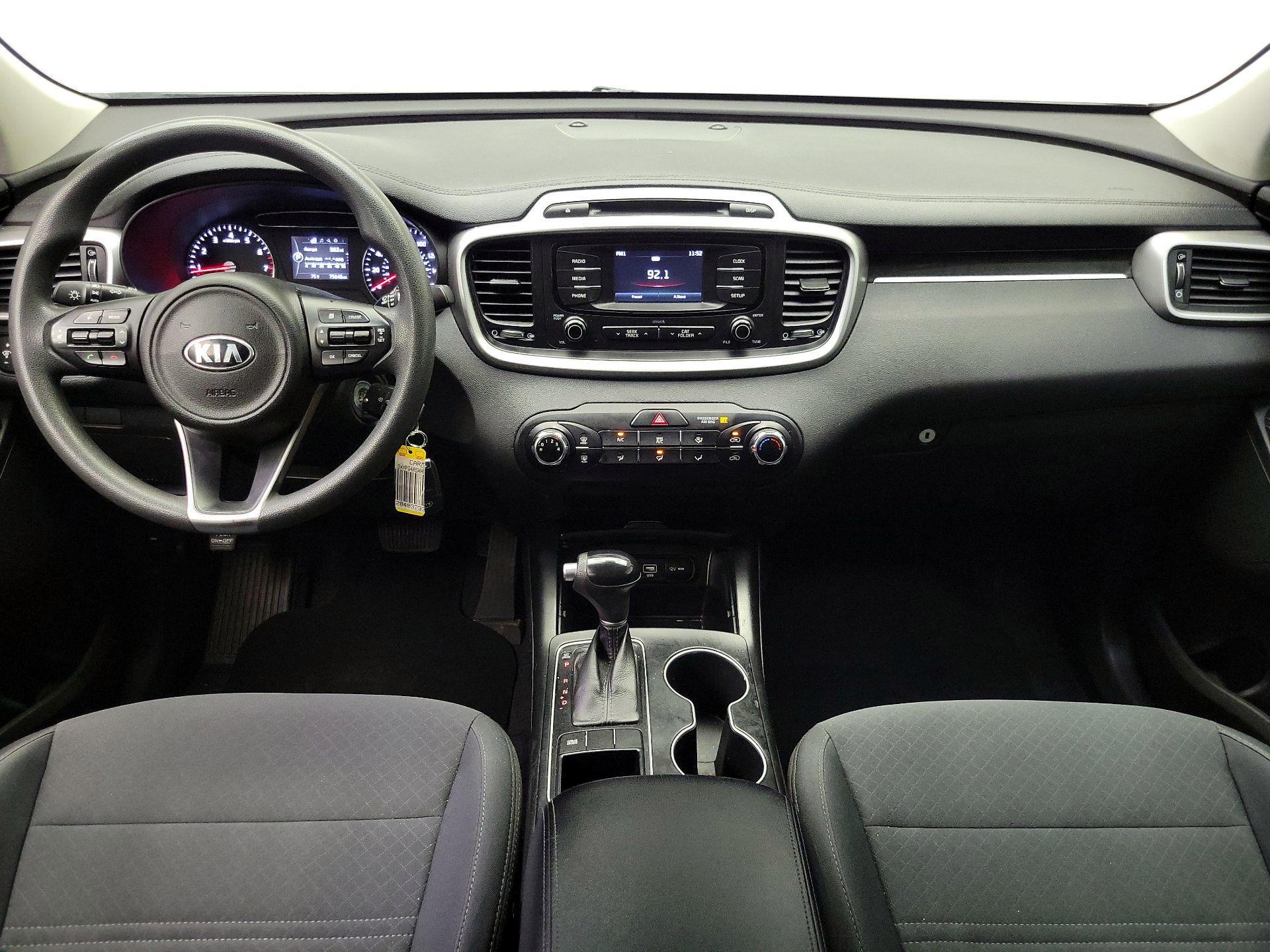 Thumbnail: 2017 Kia Sorento - 9