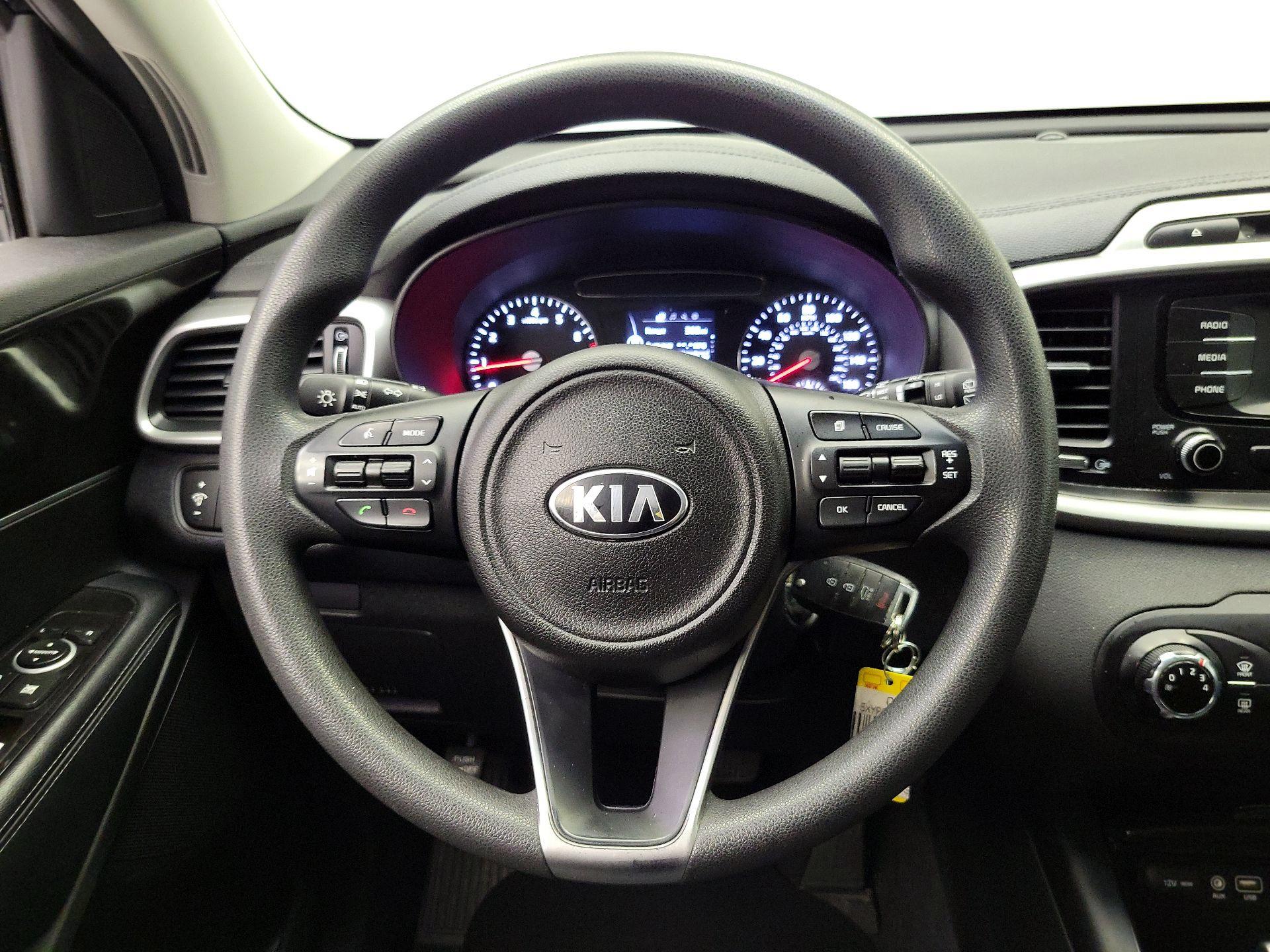 Thumbnail: 2017 Kia Sorento - 10
