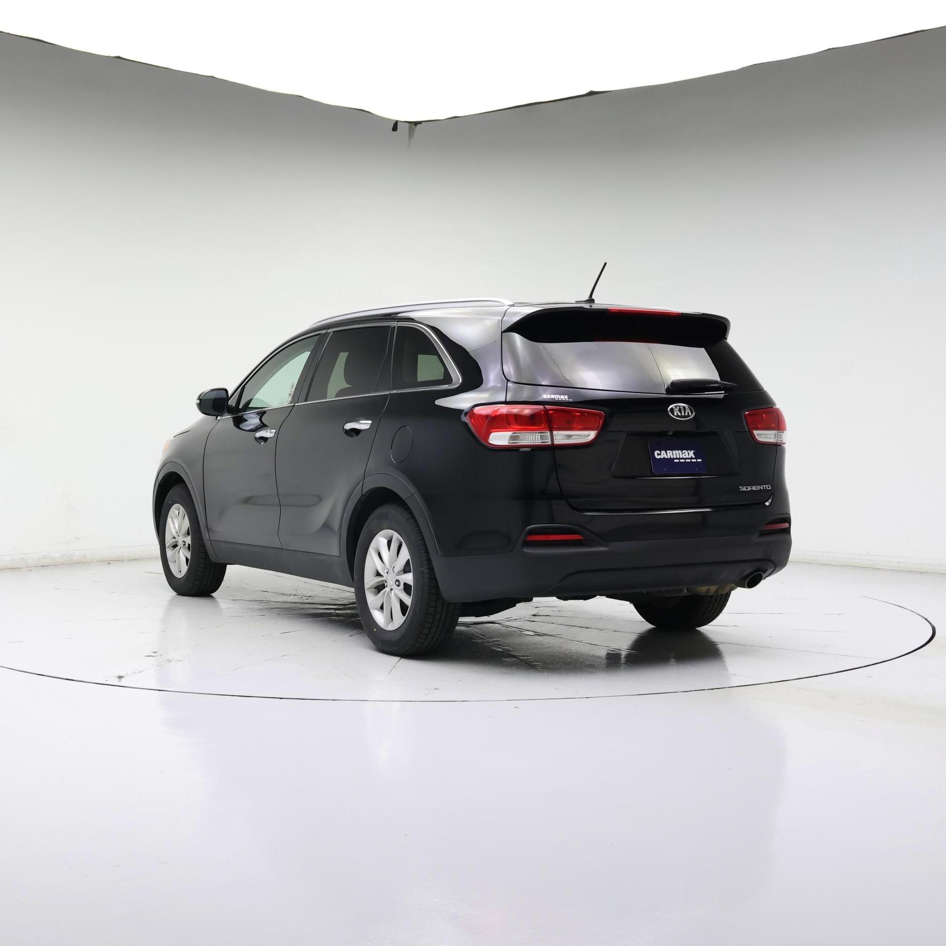 Thumbnail: 2017 Kia Sorento - 2