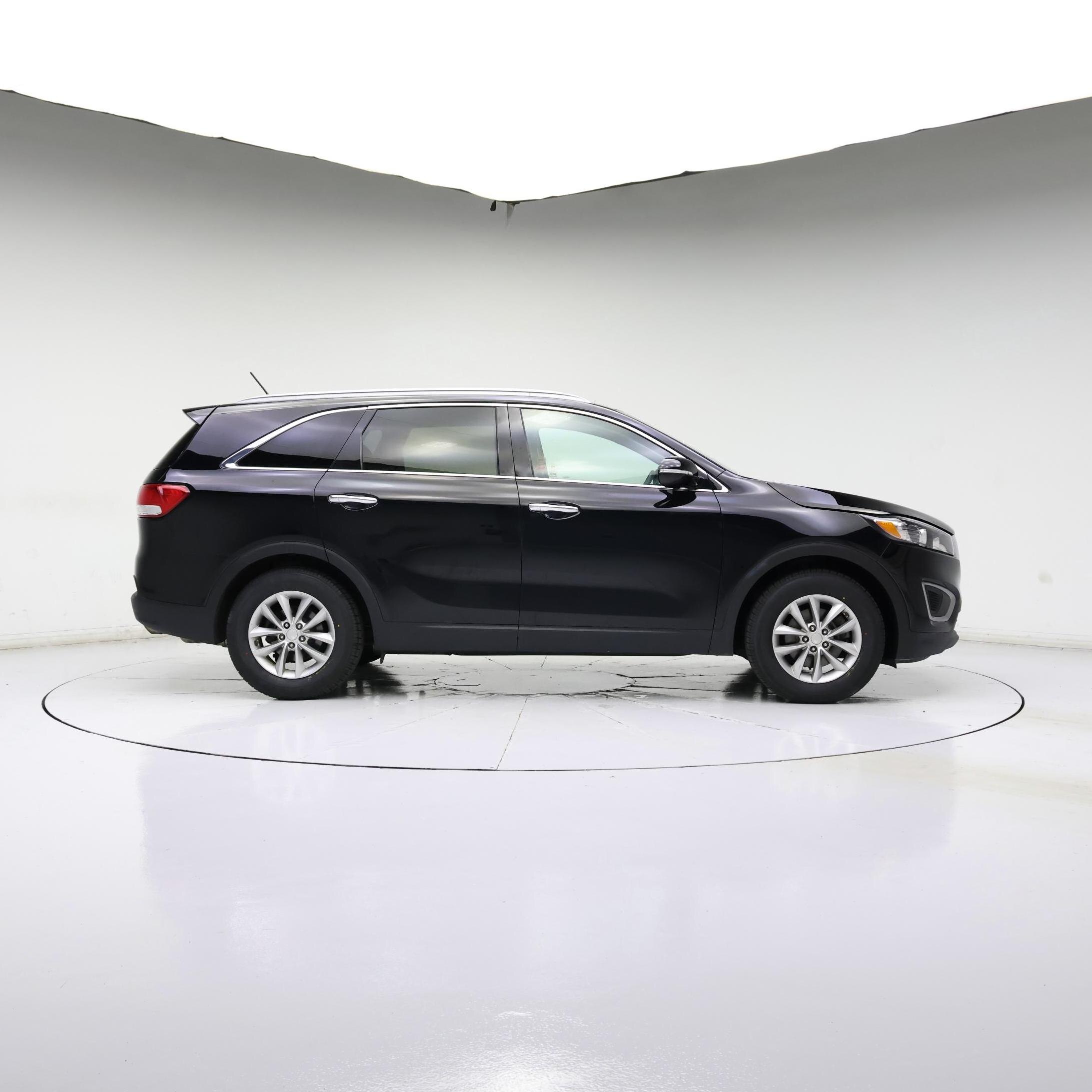 Thumbnail: 2017 Kia Sorento - 7