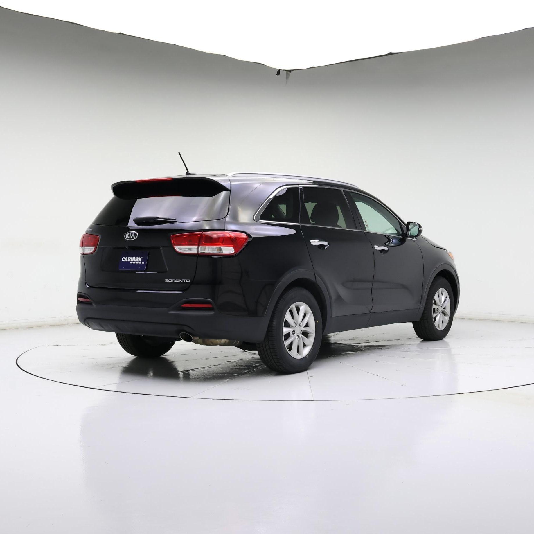 Thumbnail: 2017 Kia Sorento - 8
