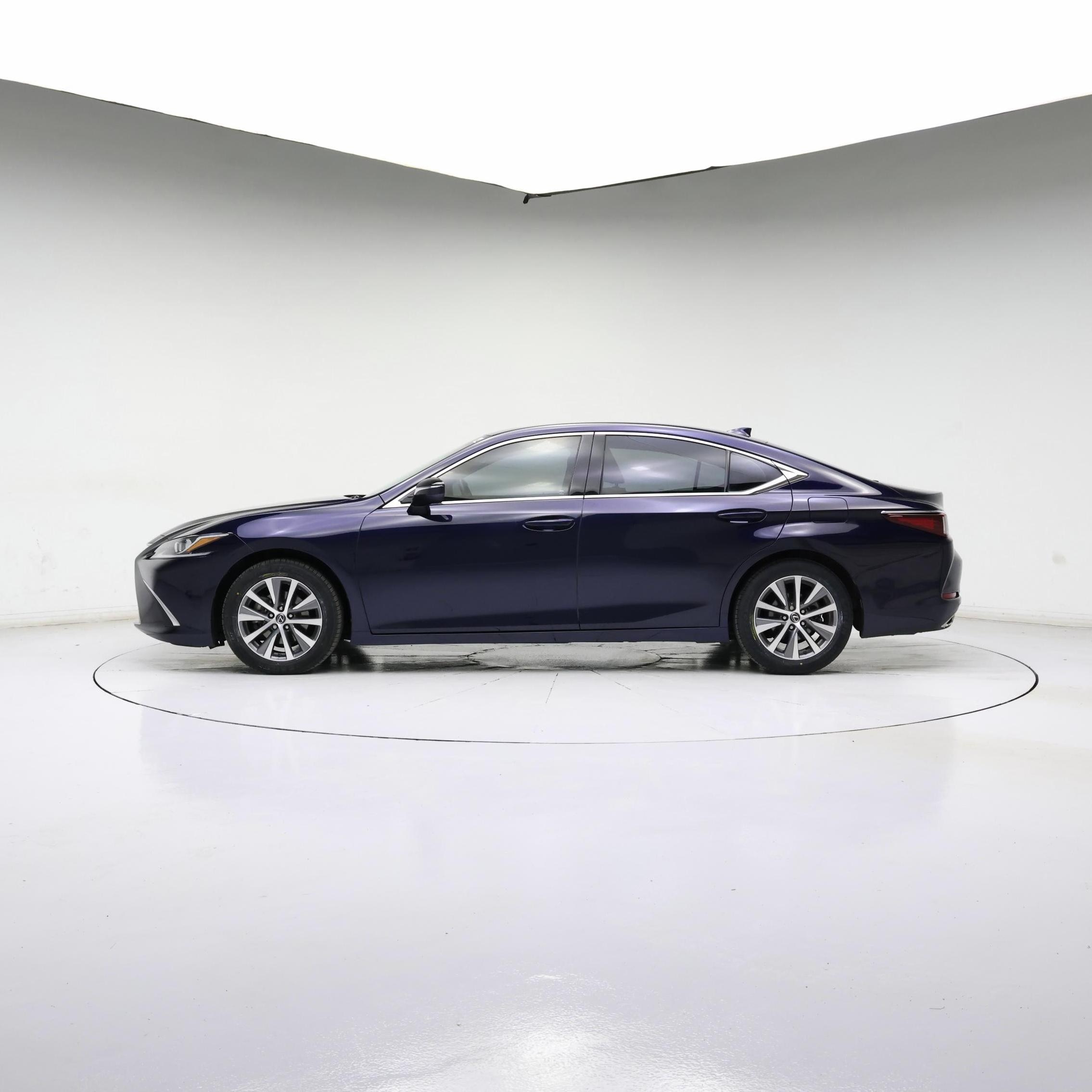 Thumbnail: 2021 Lexus ES - 3