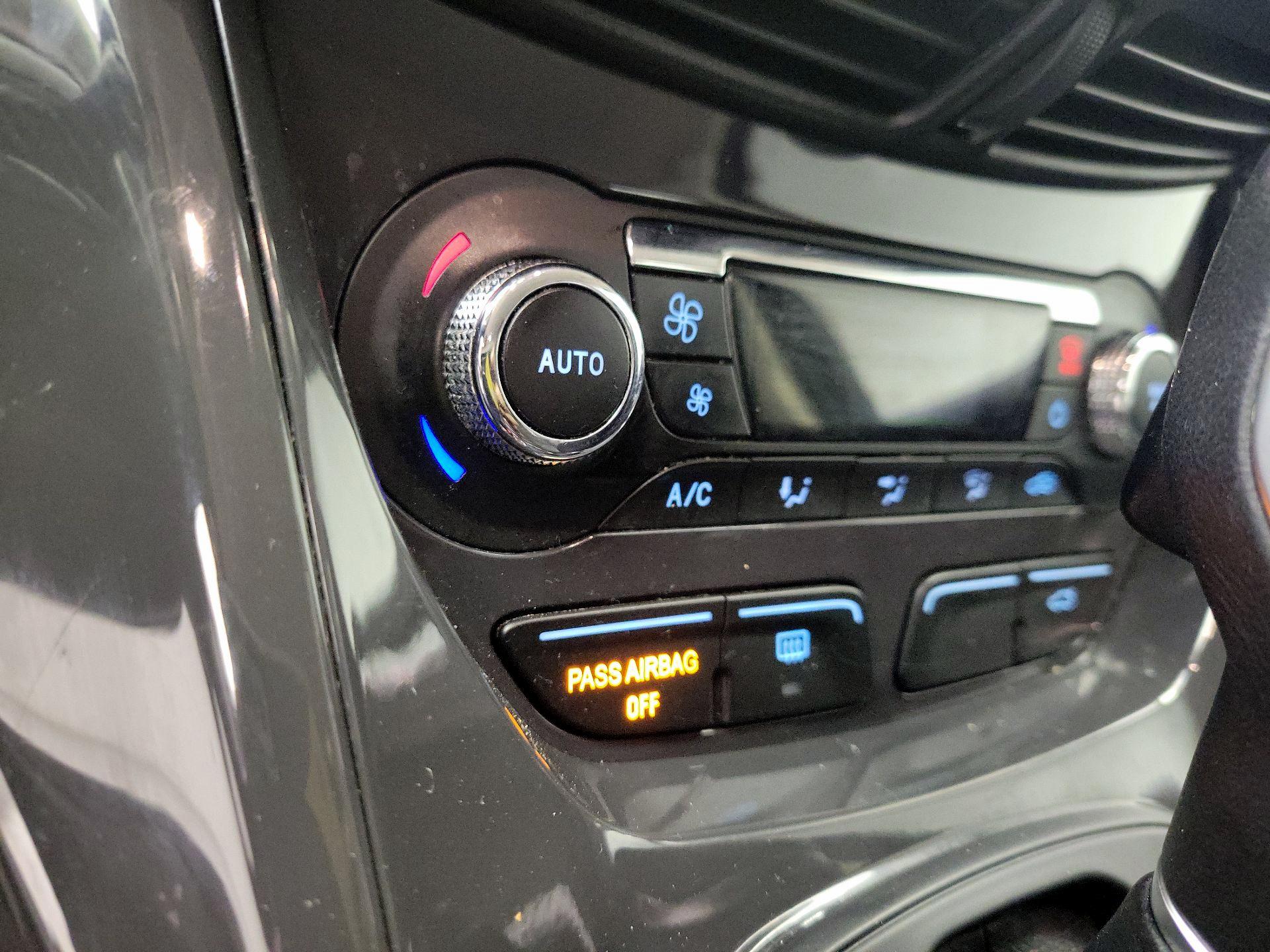 Thumbnail: 2015 Ford Escape - 16