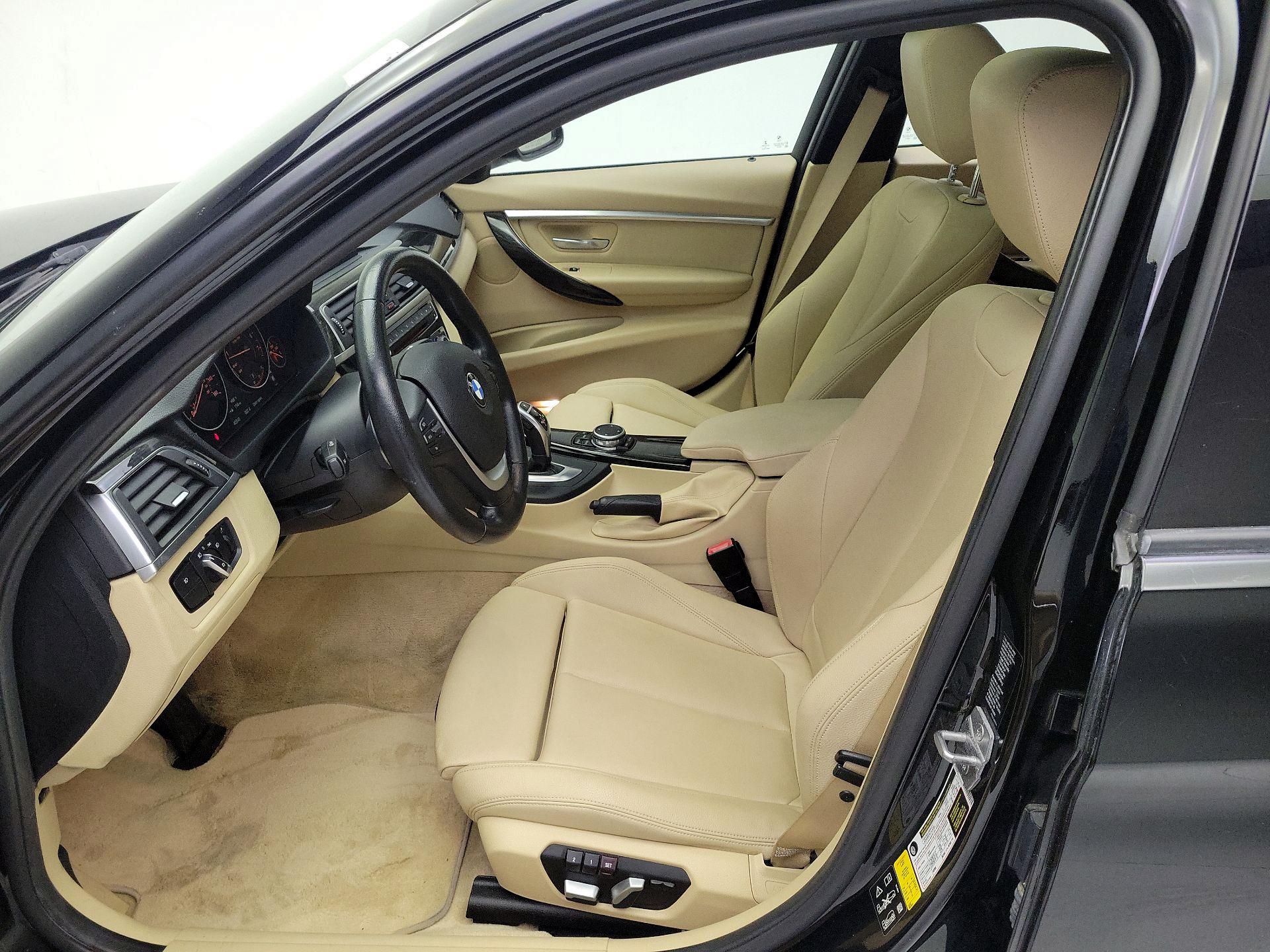 Thumbnail: 2016 BMW 3 Series - 11