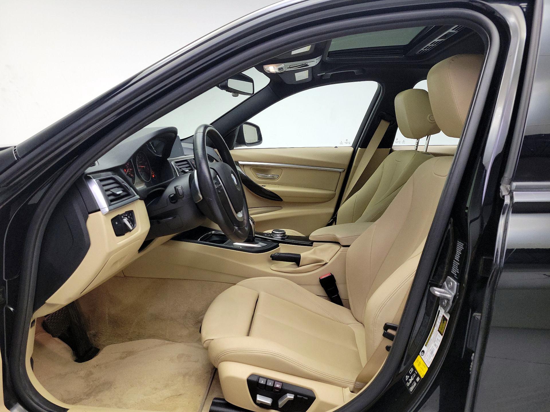 Thumbnail: 2016 BMW 3 Series - 18