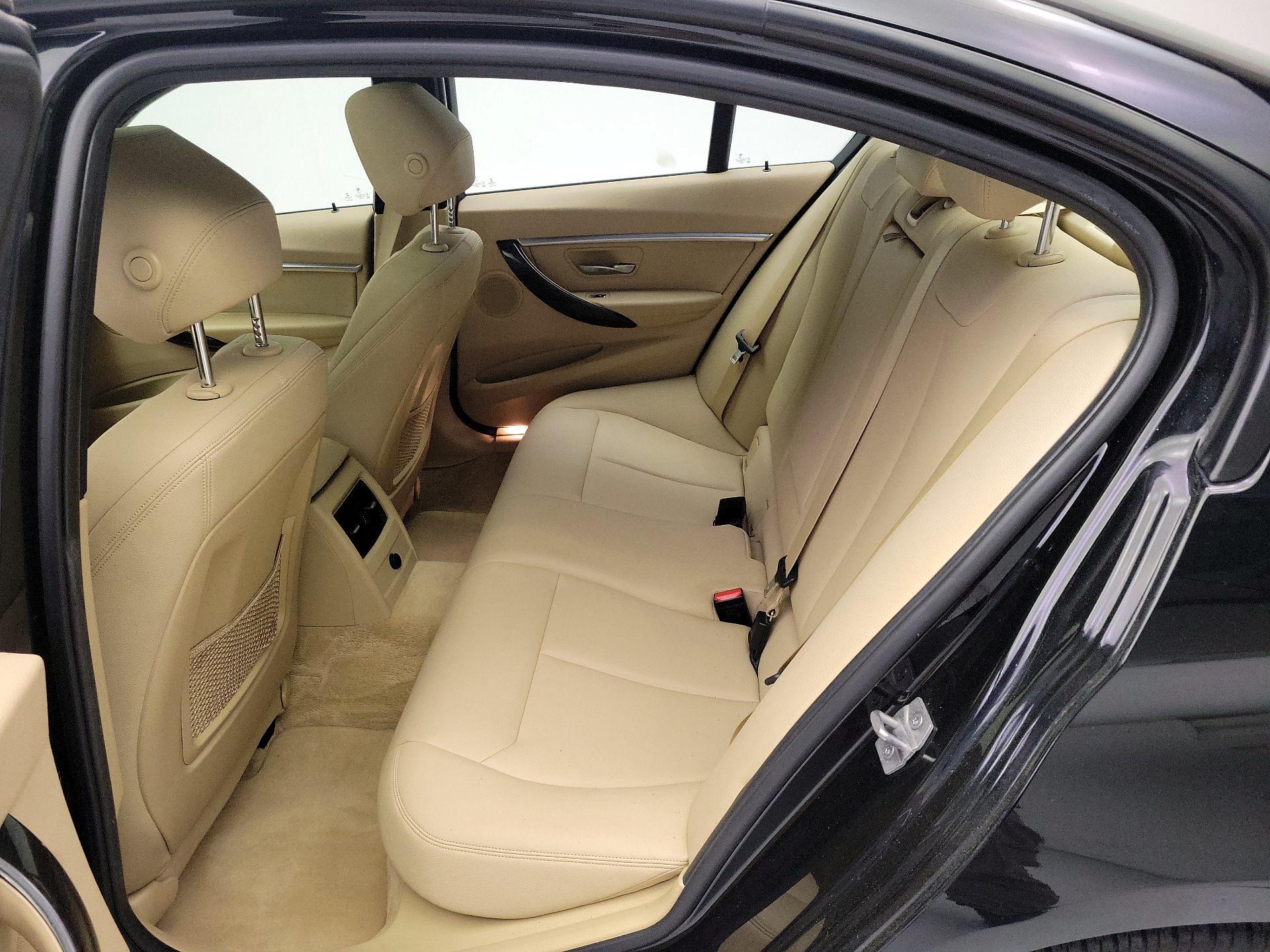 Thumbnail: 2016 BMW 3 Series - 19