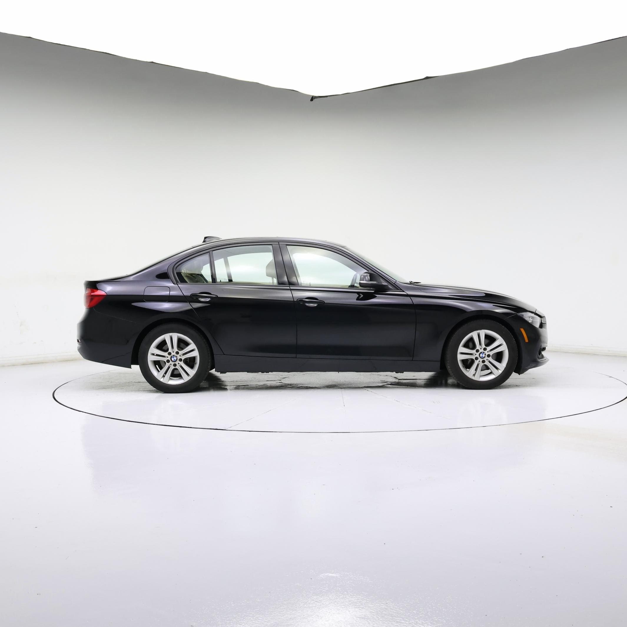 Thumbnail: 2016 BMW 3 Series - 3