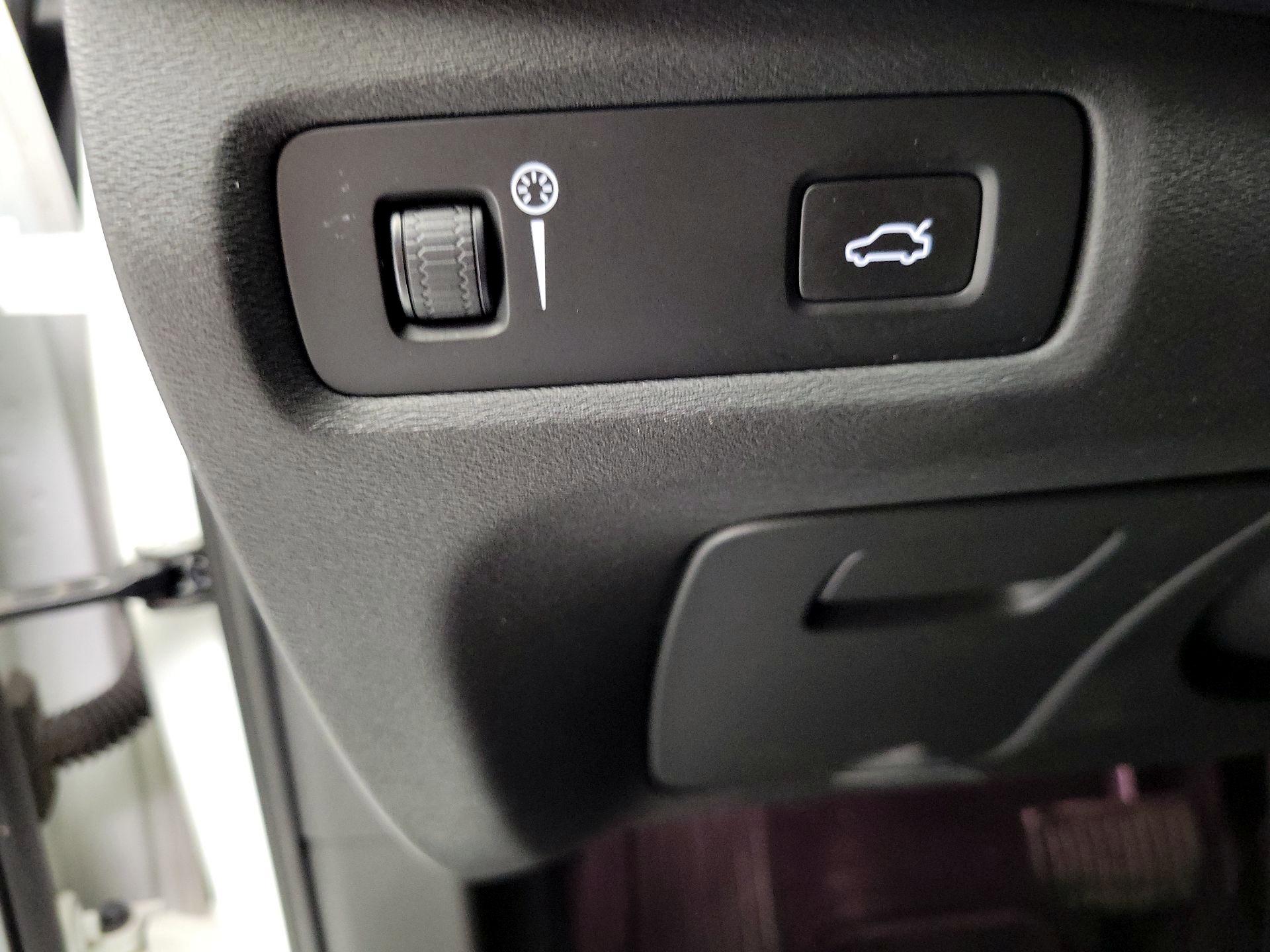 Thumbnail: 2018 Volvo S90 - 13