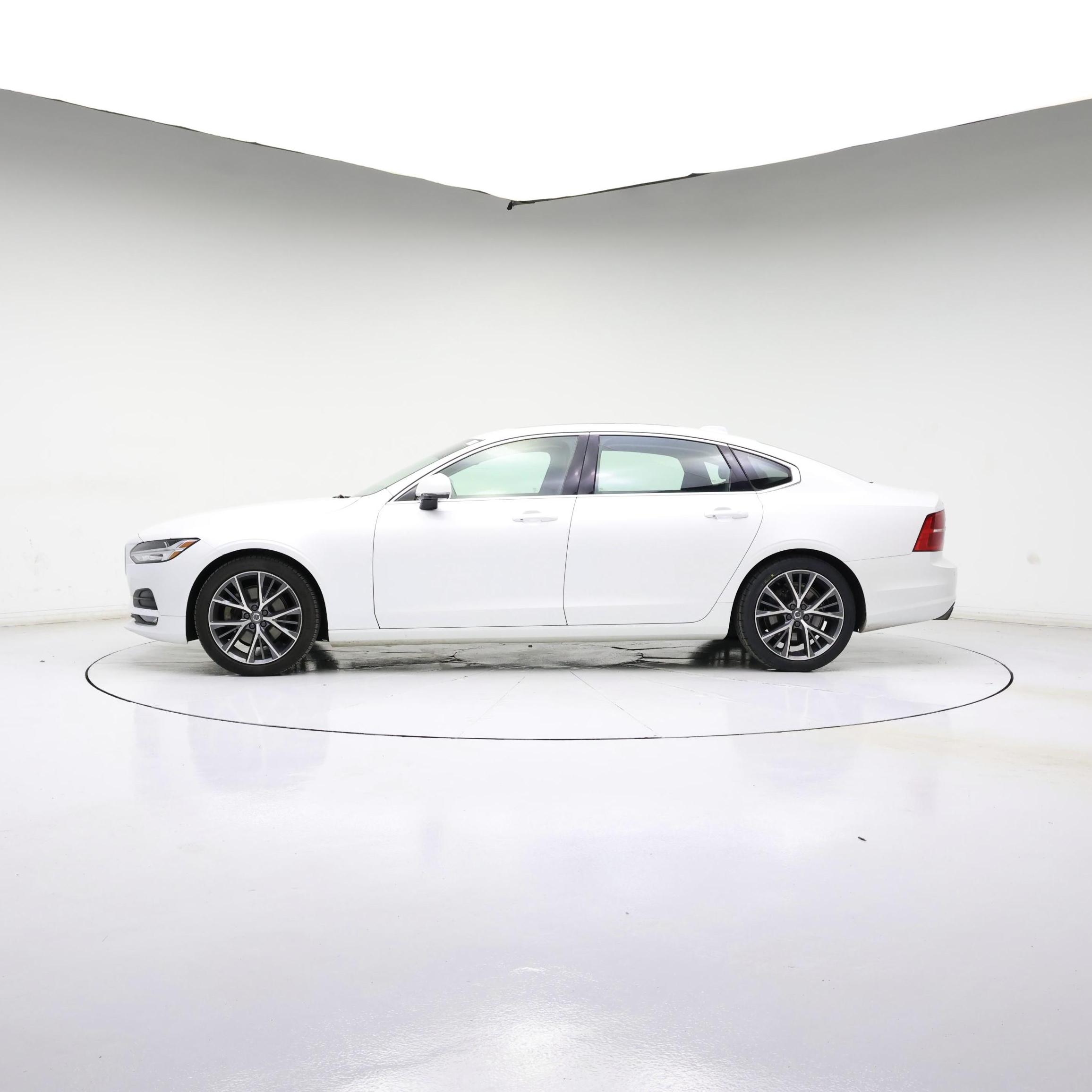 Thumbnail: 2018 Volvo S90 - 3