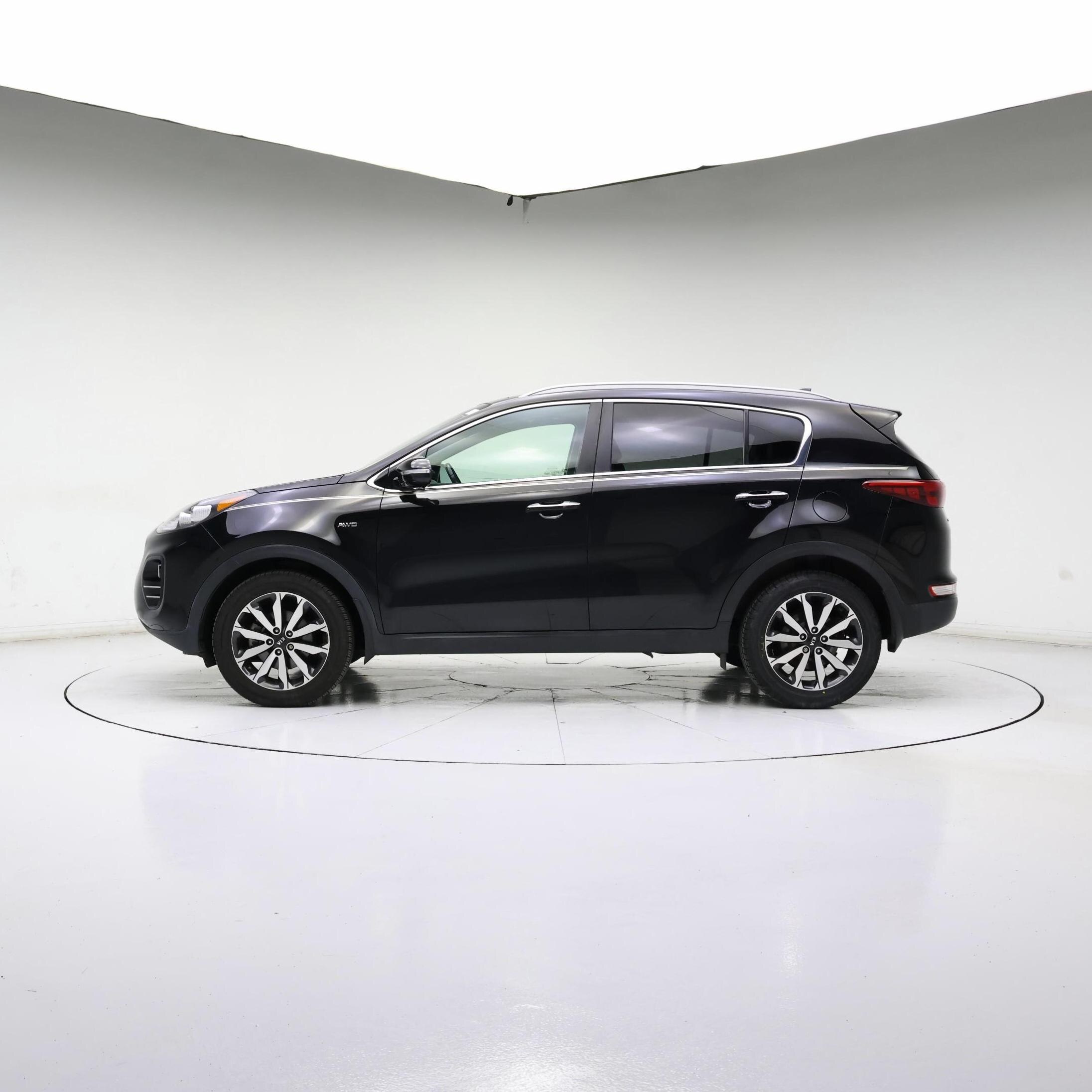 Thumbnail: 2017 Kia Sportage - 3